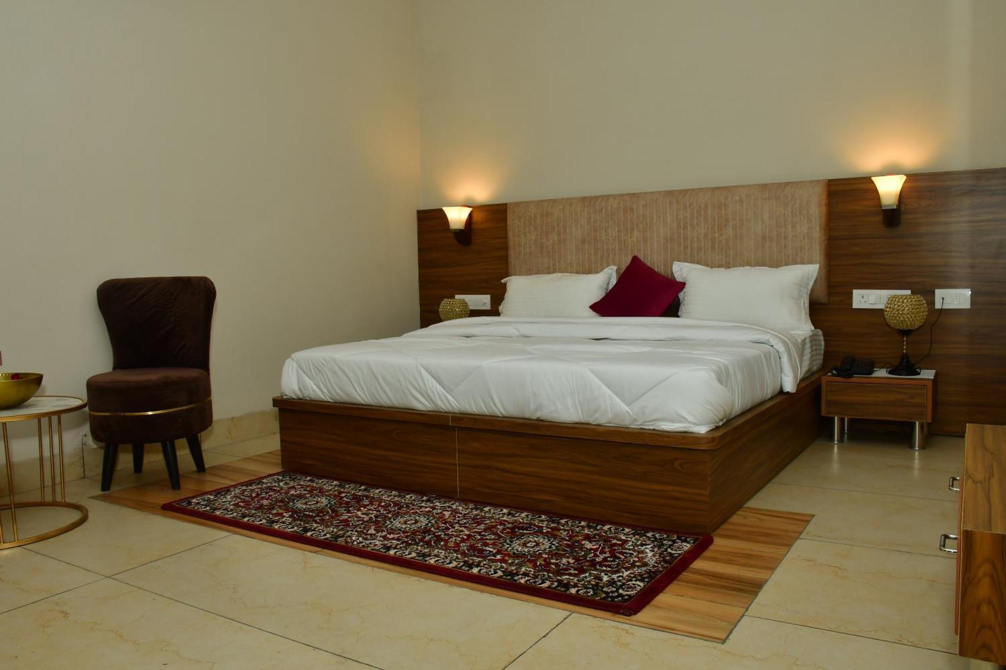 Sadabahar Regency Hotel Gurgaon