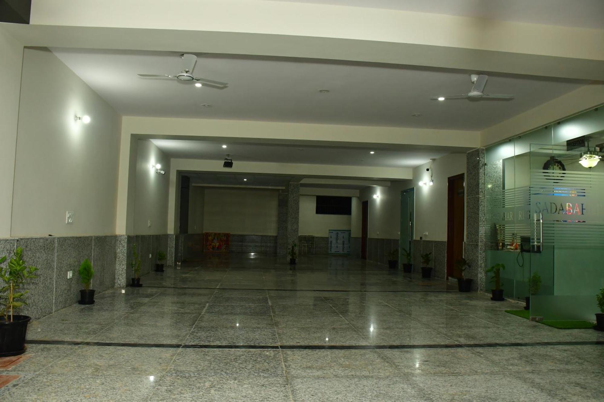 Sadabahar Regency Hotel 4*