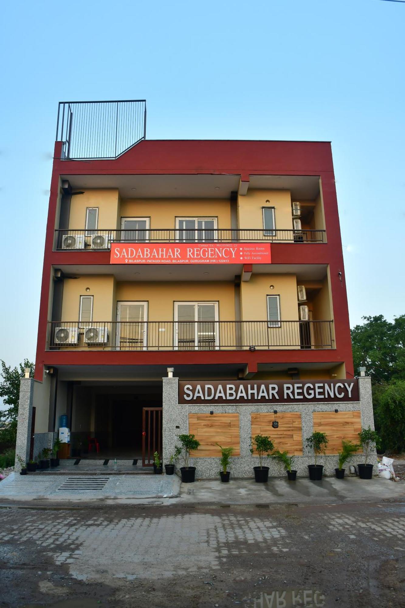 Sadabahar Regency Hotel 4*