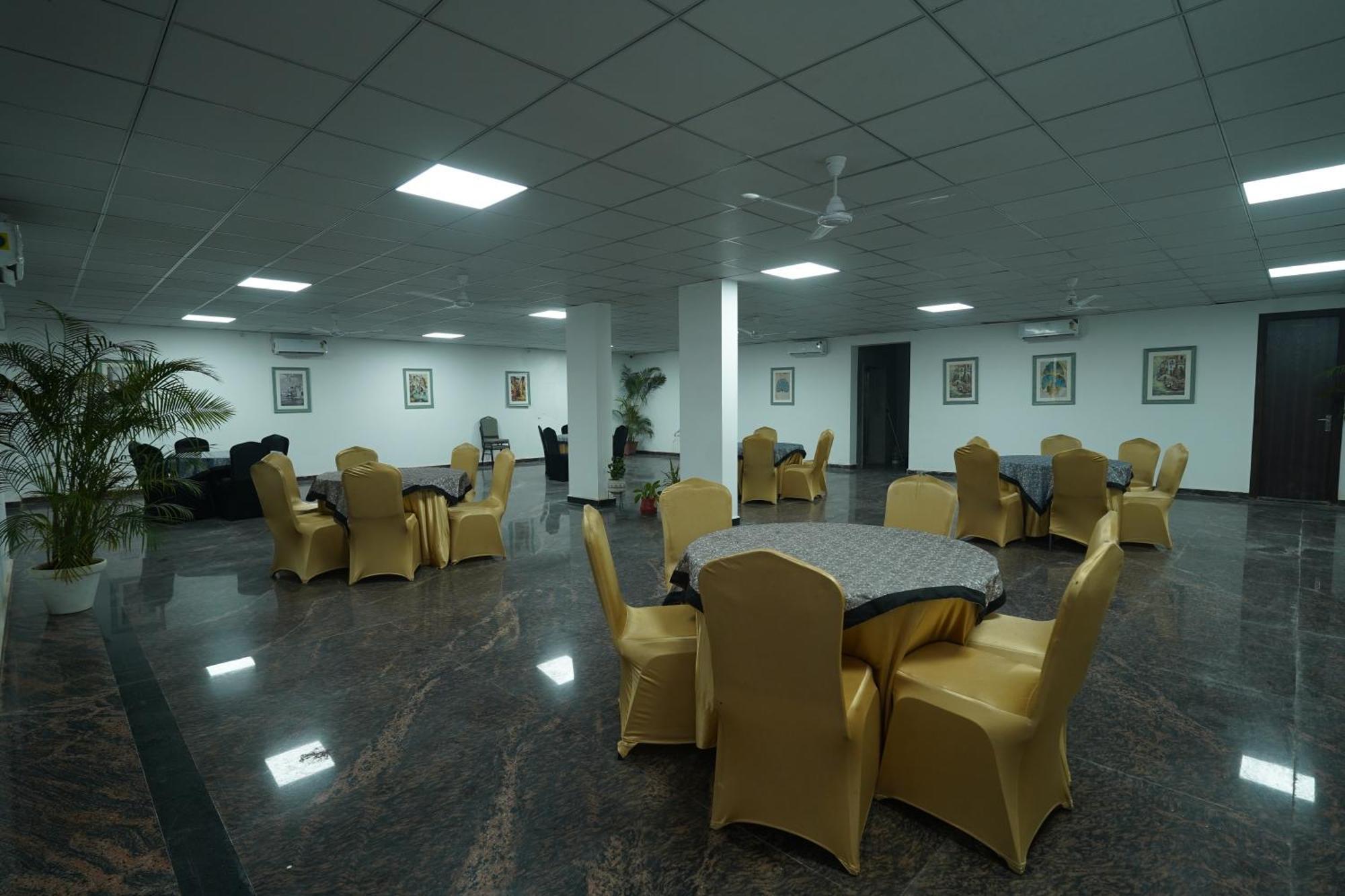 Hotel Posh Garden Artemis Hospital Road Gurgaon