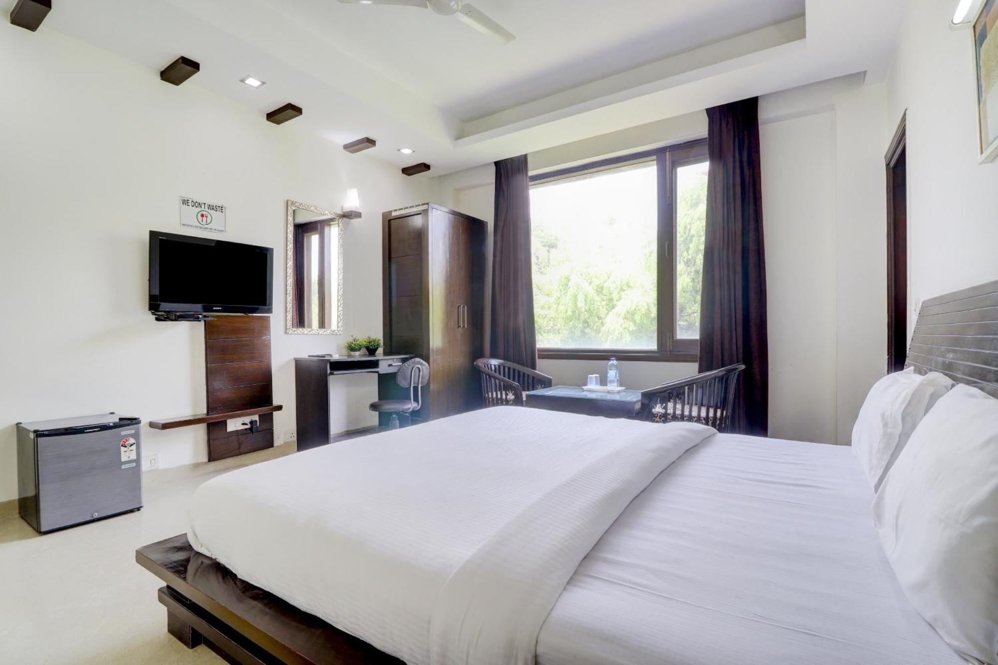 Collection O Marina Hotel