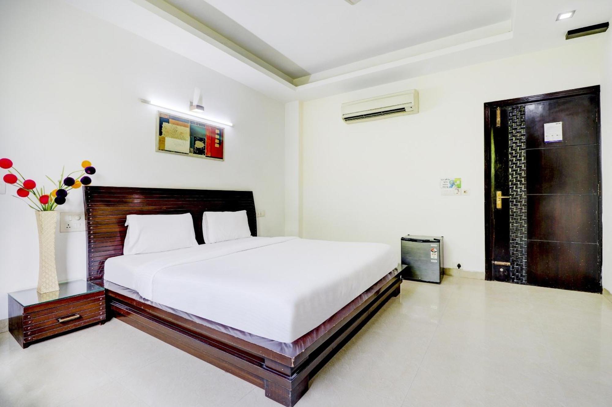 Collection O Marina Gurgaon