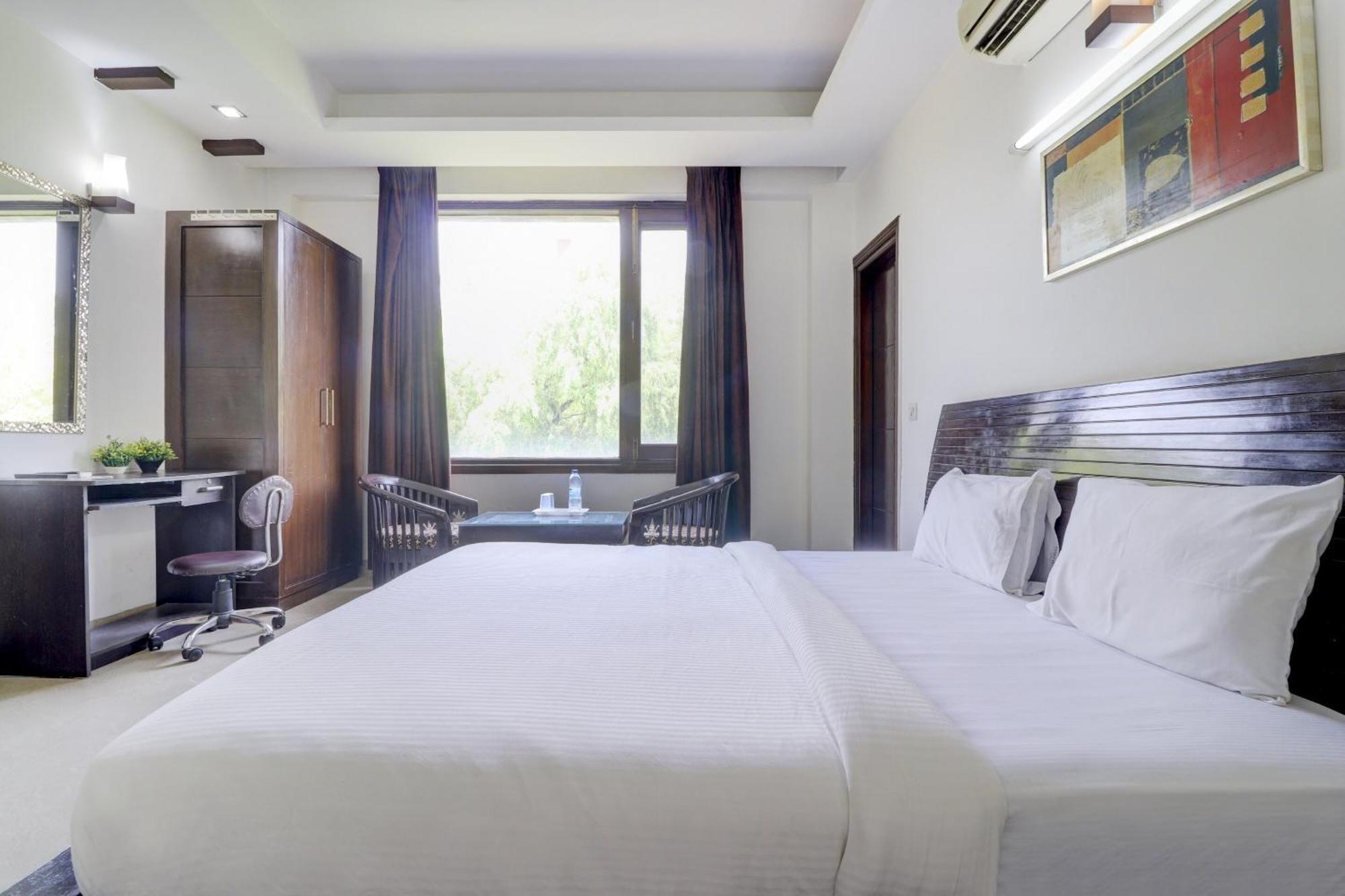 Collection O Marina Hotel Gurgaon