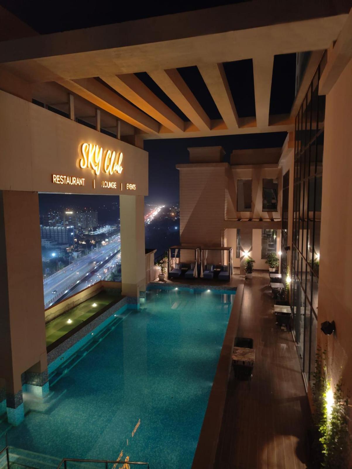 Hotel Rhythm Gurugram & Suites, Sohna Road