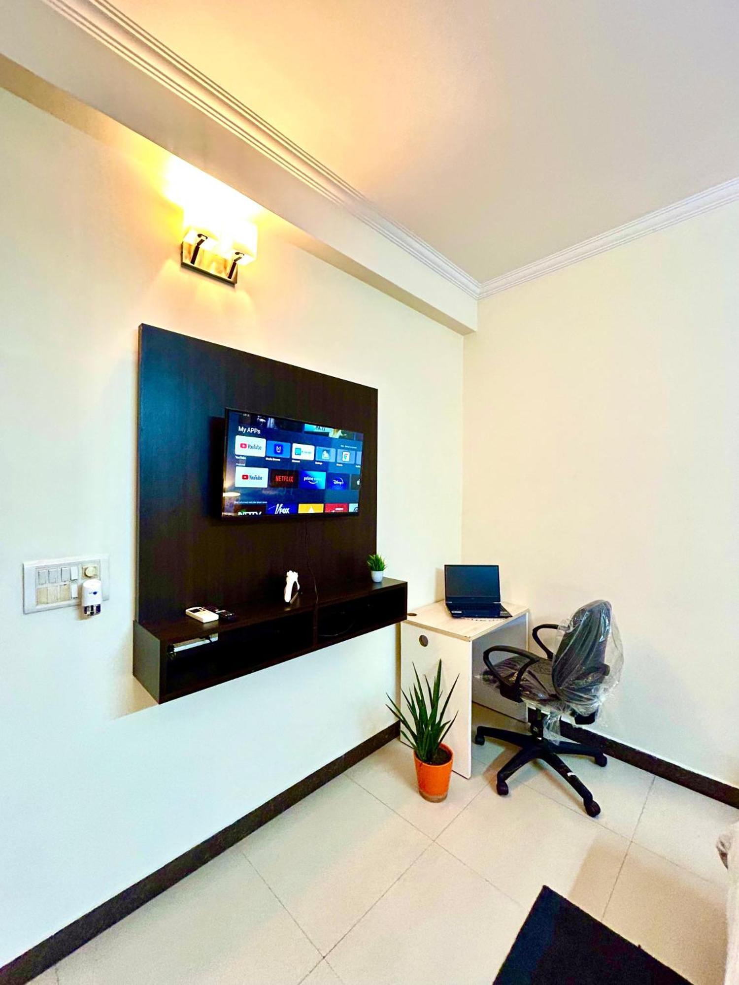 Golf Luxury * Gurgaon