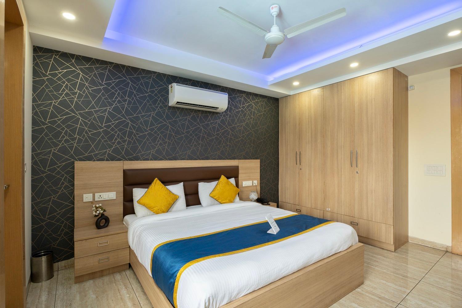 Hotel Blueneck Sec 47 Near Medanta -the Medicity' Gurugram 3*