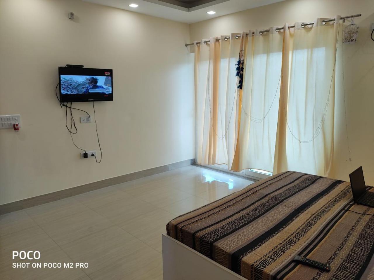 White House -mg Road, Gurugram * Gurgaon