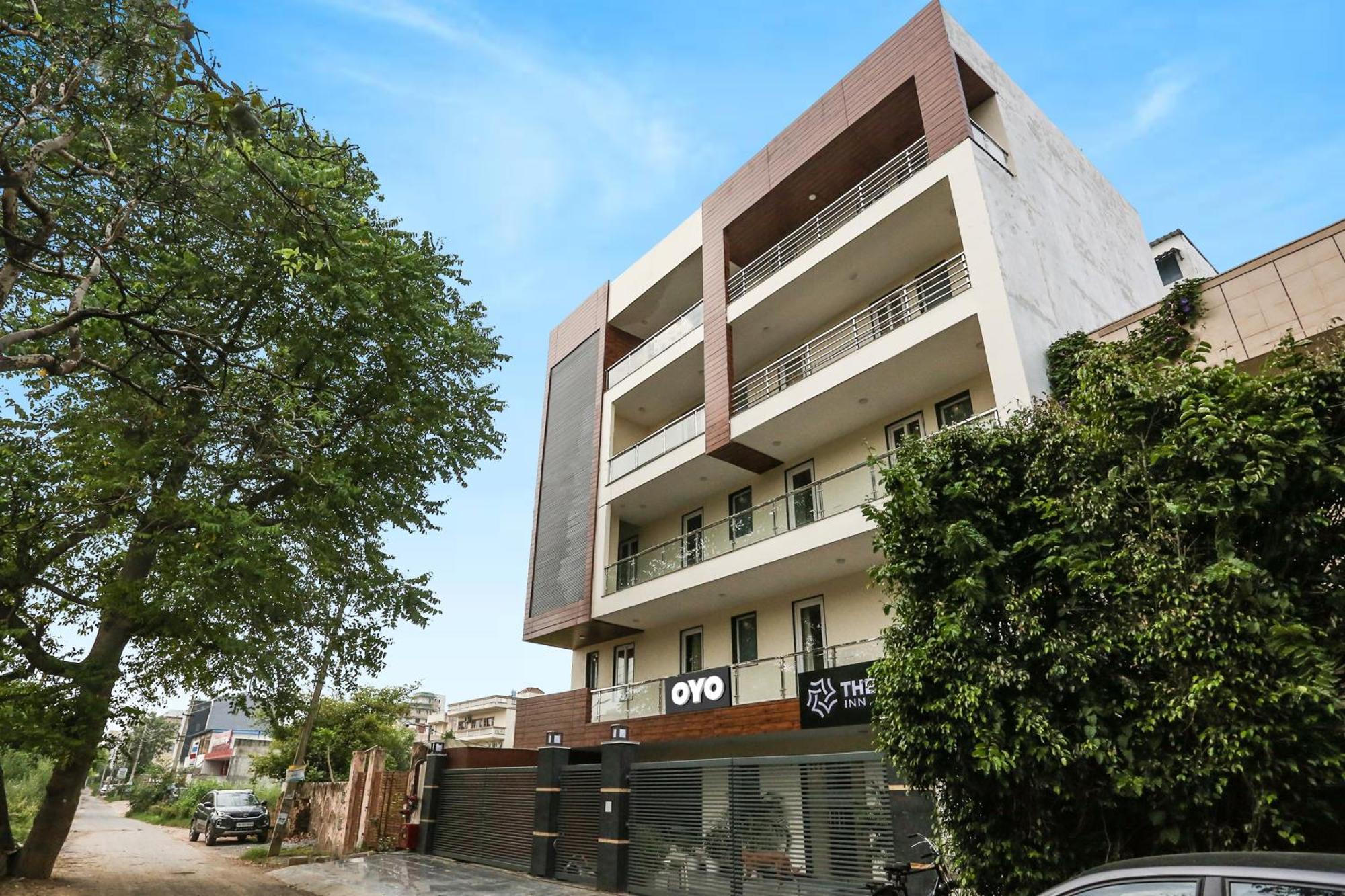 Townhouse The Adore 3*