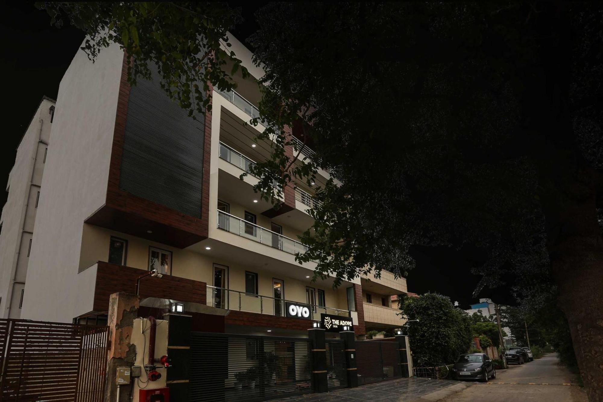 Townhouse The Adore 3*
