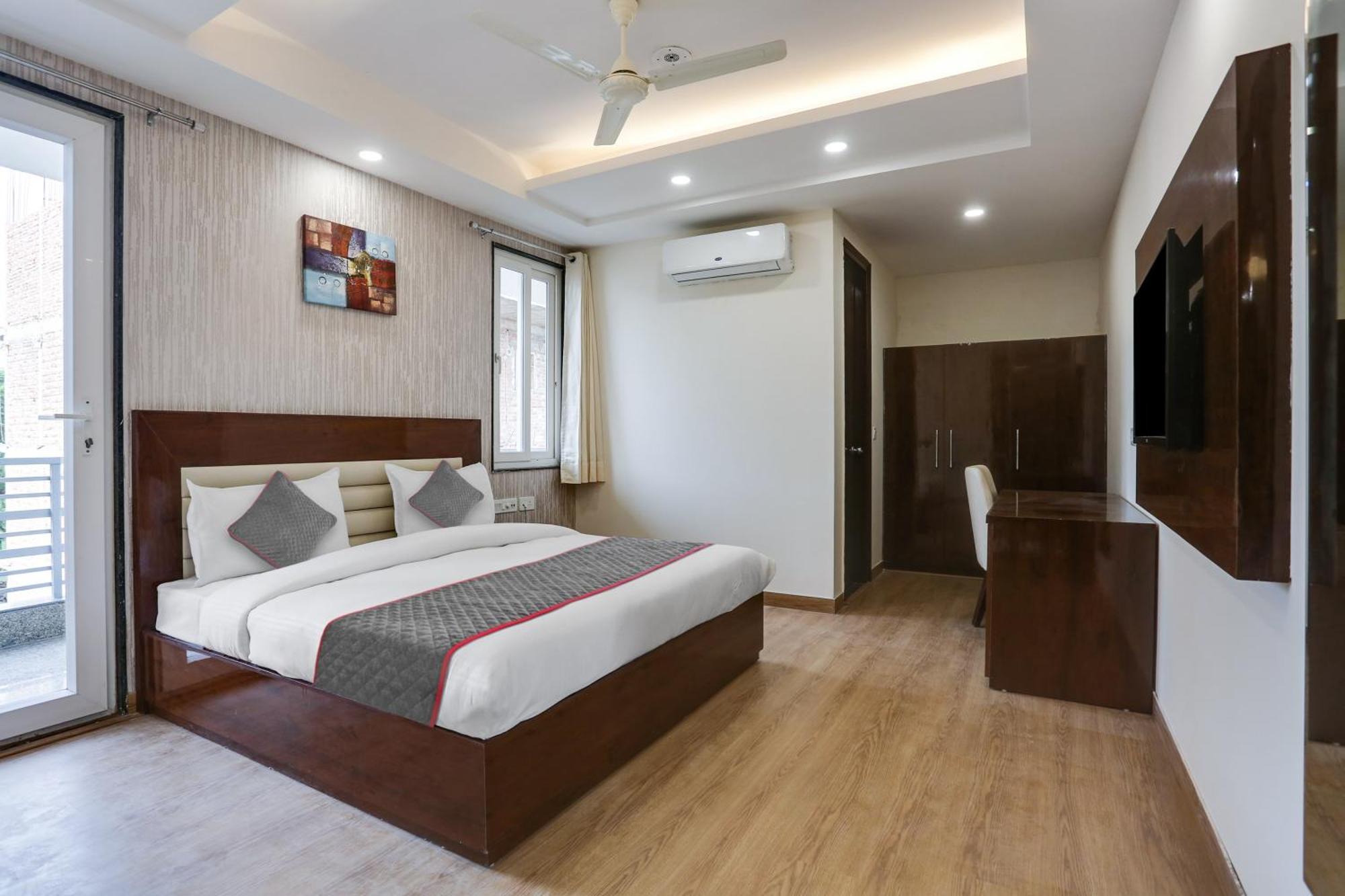Hotel Townhouse The Adore 3*