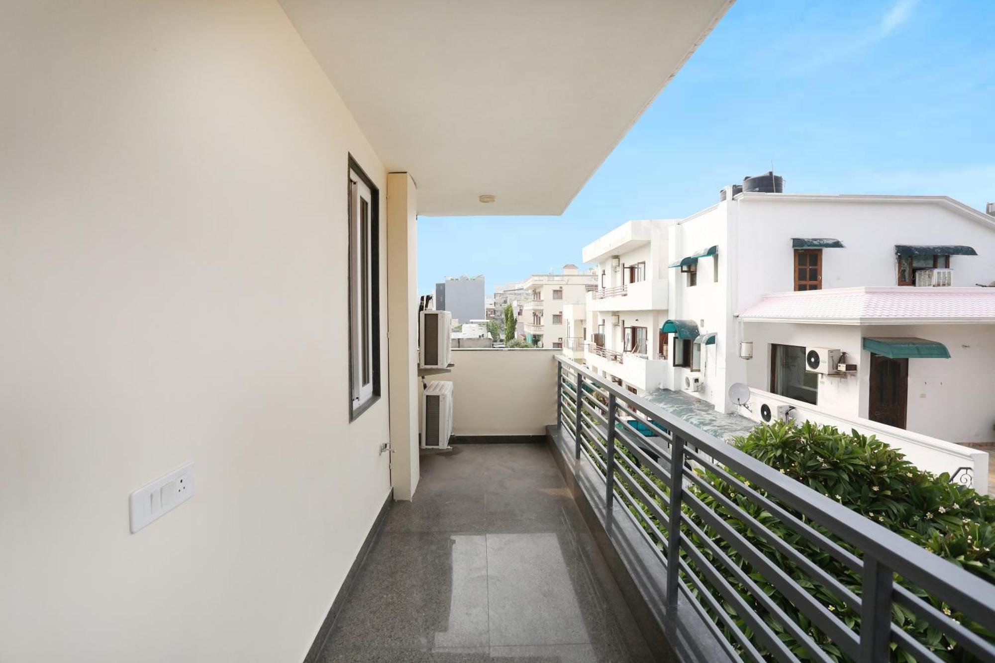 Townhouse The Adore 3*