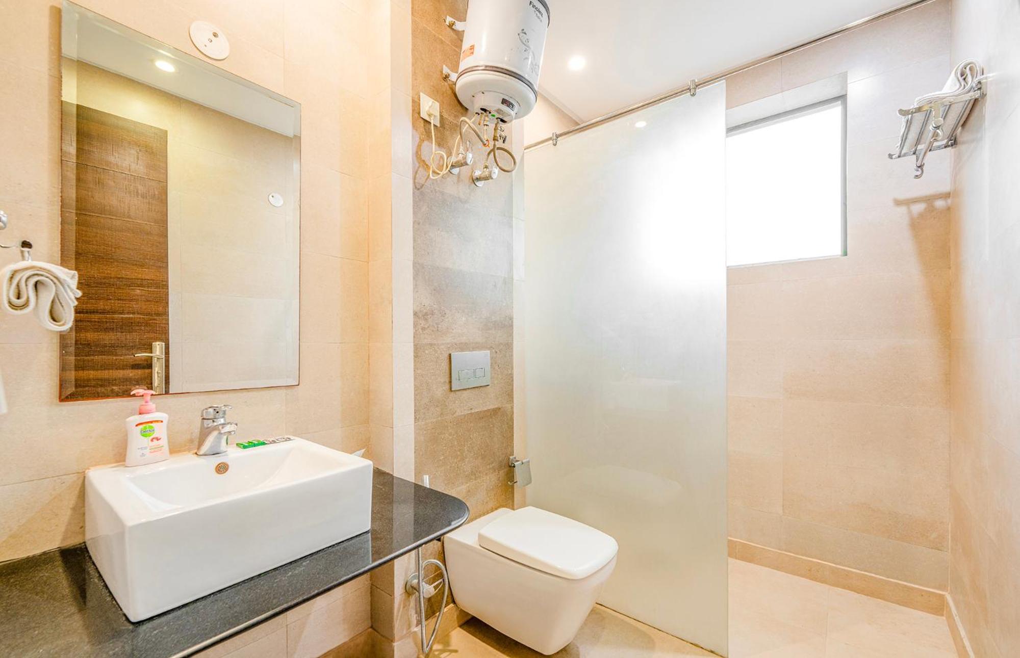 Fabhotel Oyster