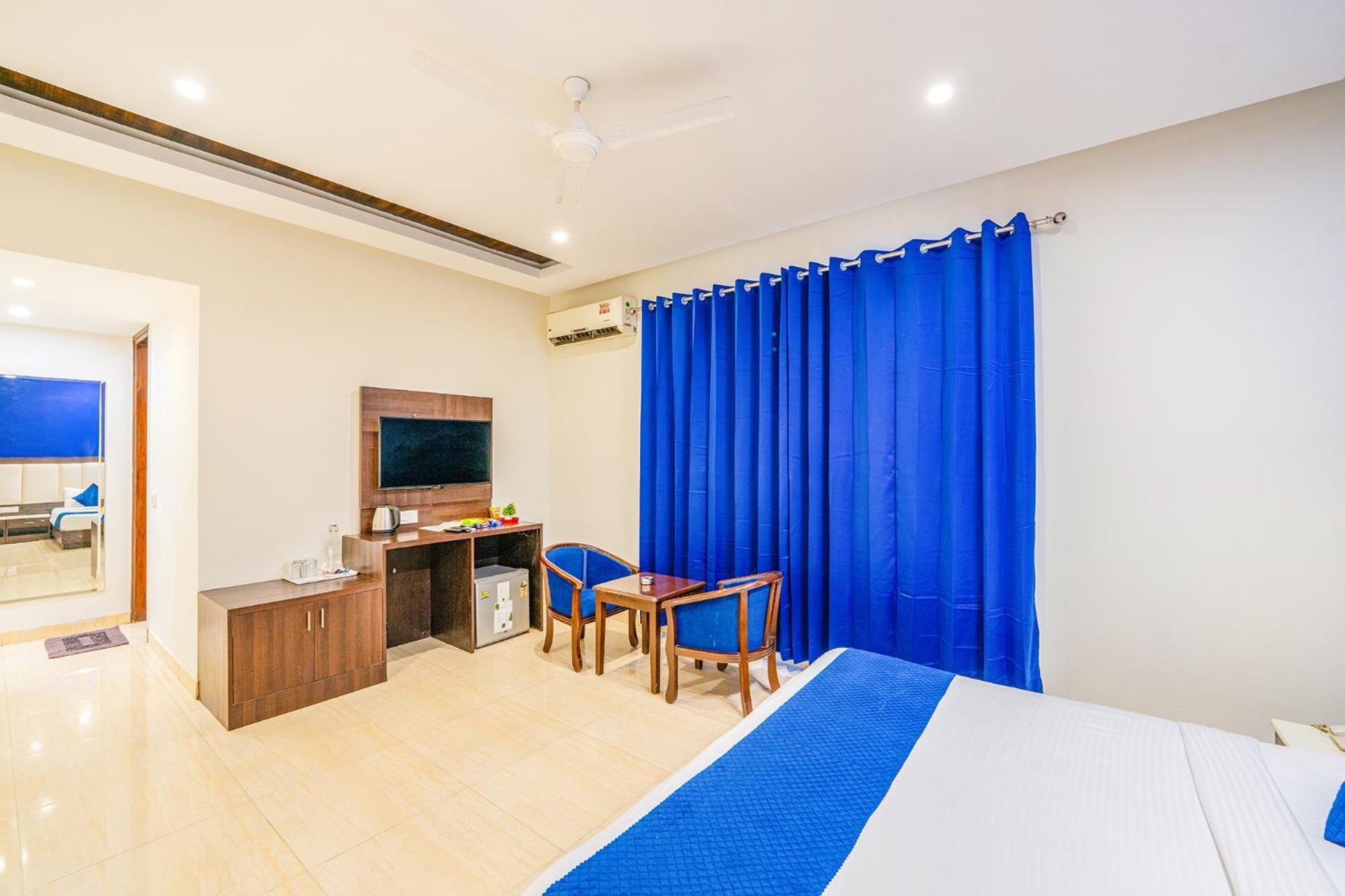 Fabhotel Oyster Hotel