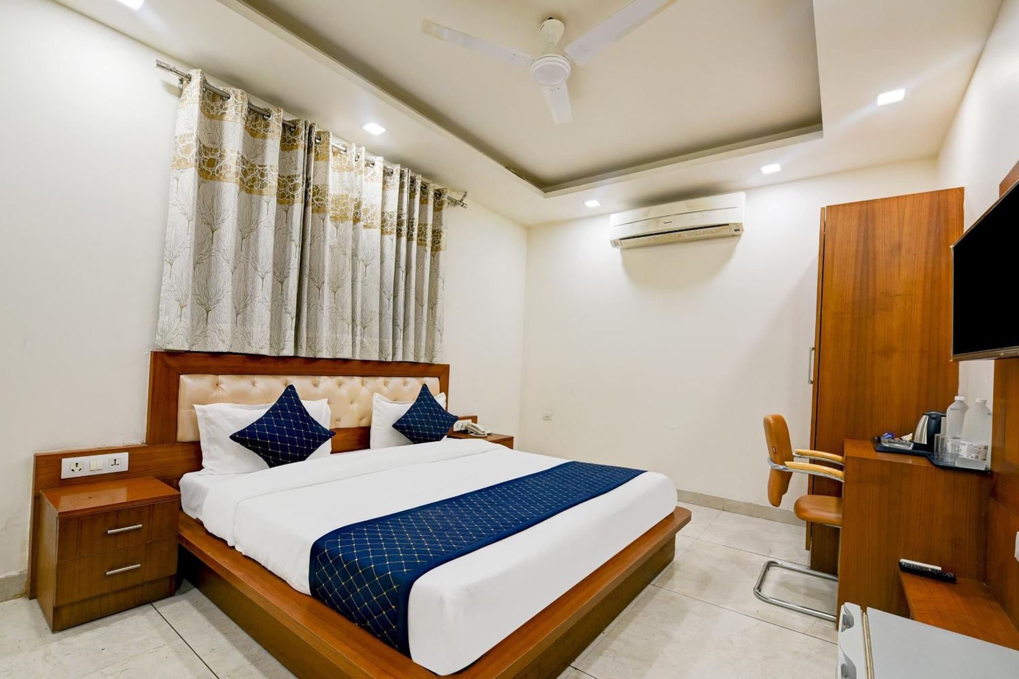 Hotel Leaf 9 Boutique, Near Golf Course Road And Galleria Market 3*