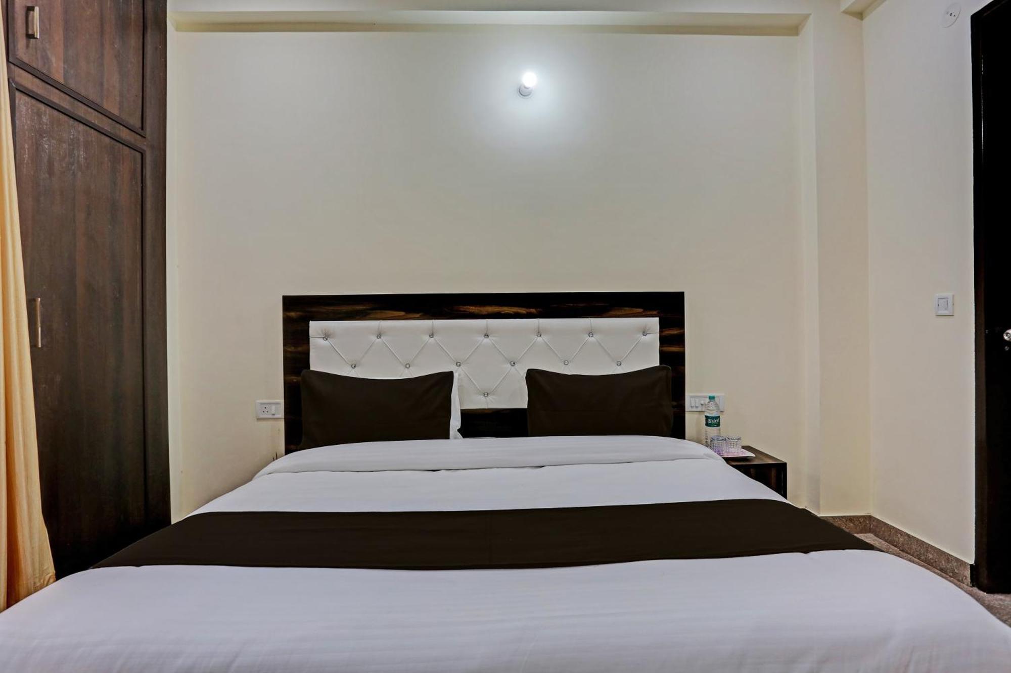 Collection O Rao Estate Hotel Gurgaon