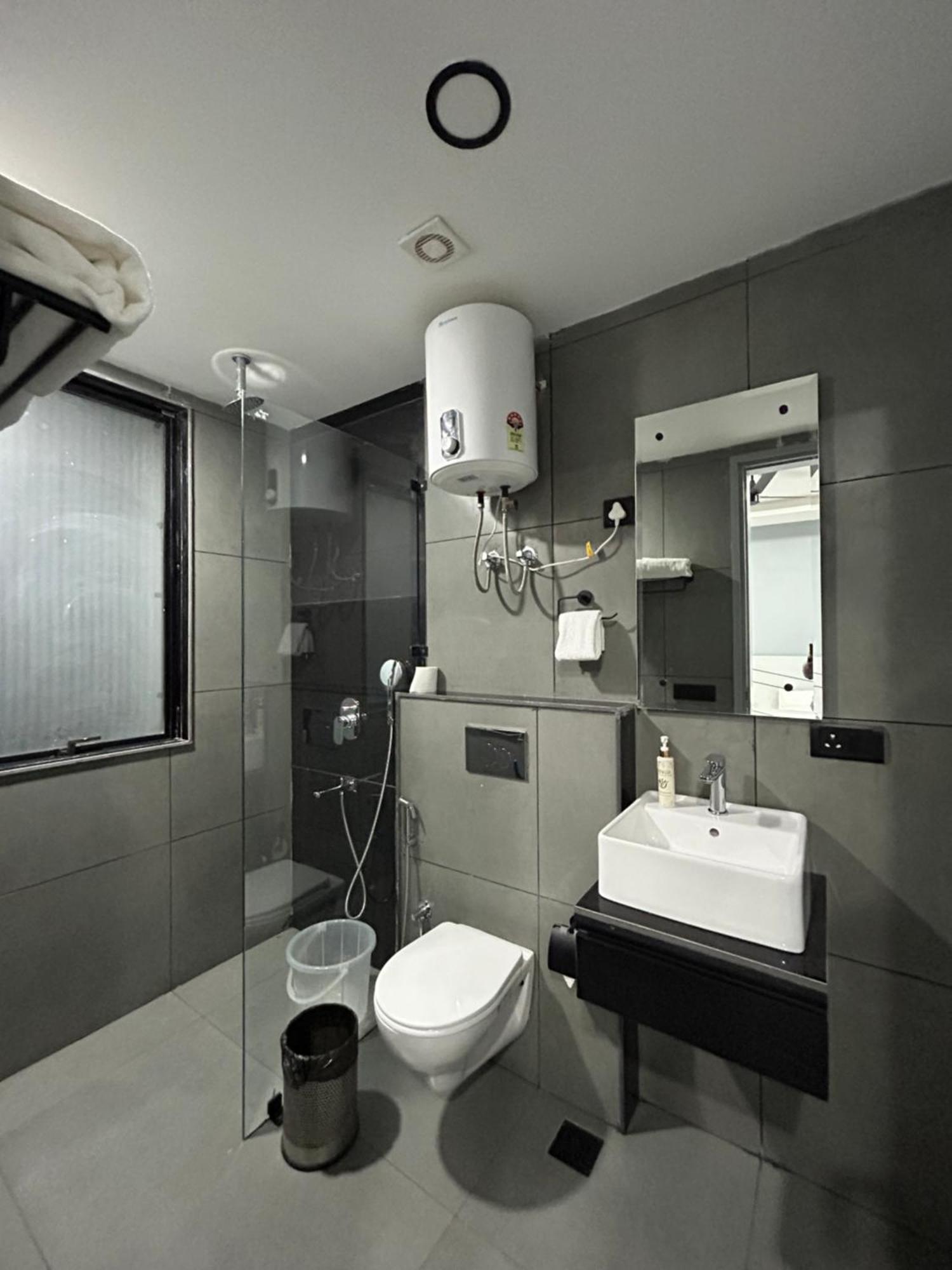 Bedchambers Serviced Apartment, Golf Course, Gurgaon