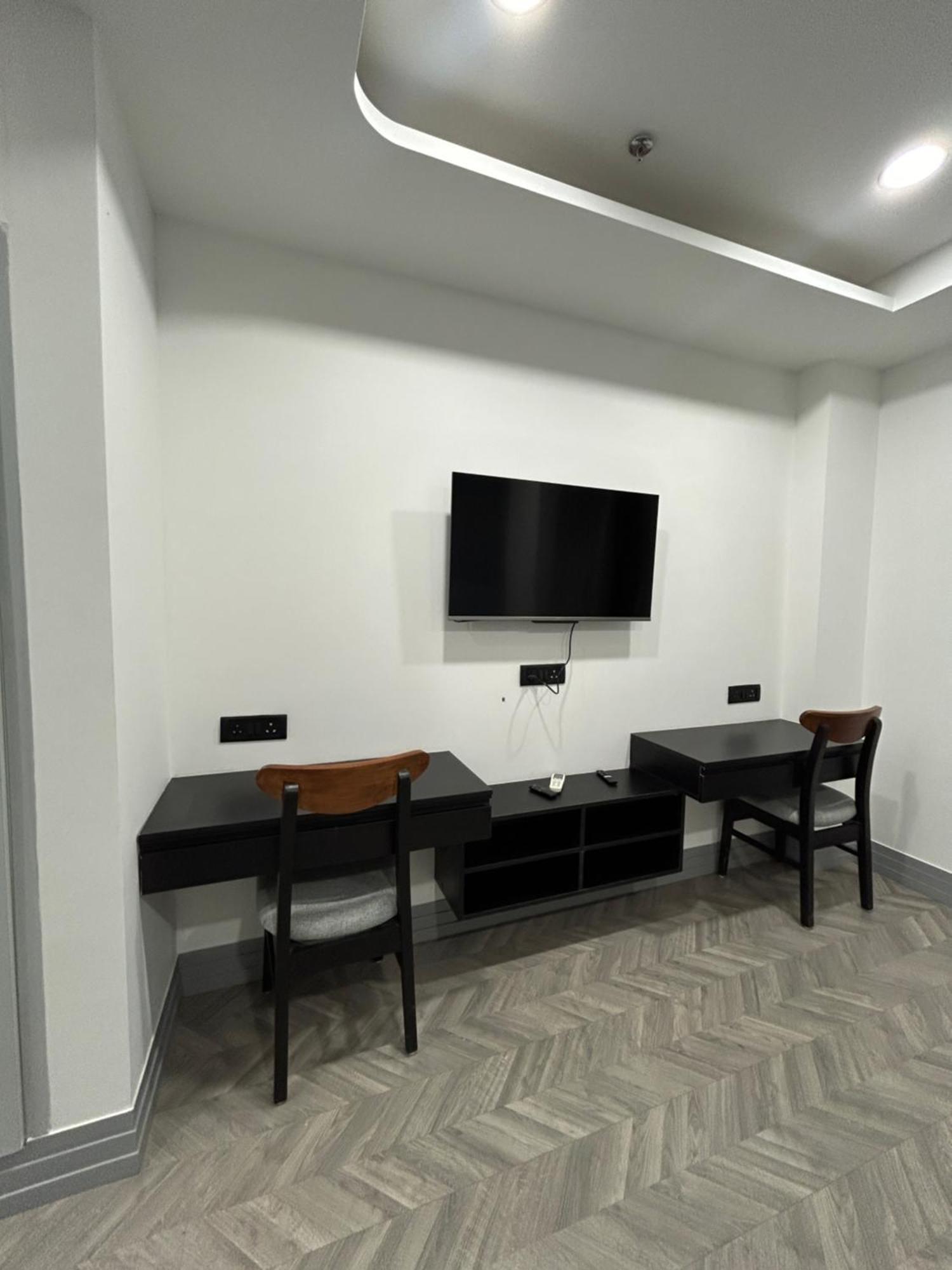 Bedchambers Serviced Apartment, Golf Course, 3*