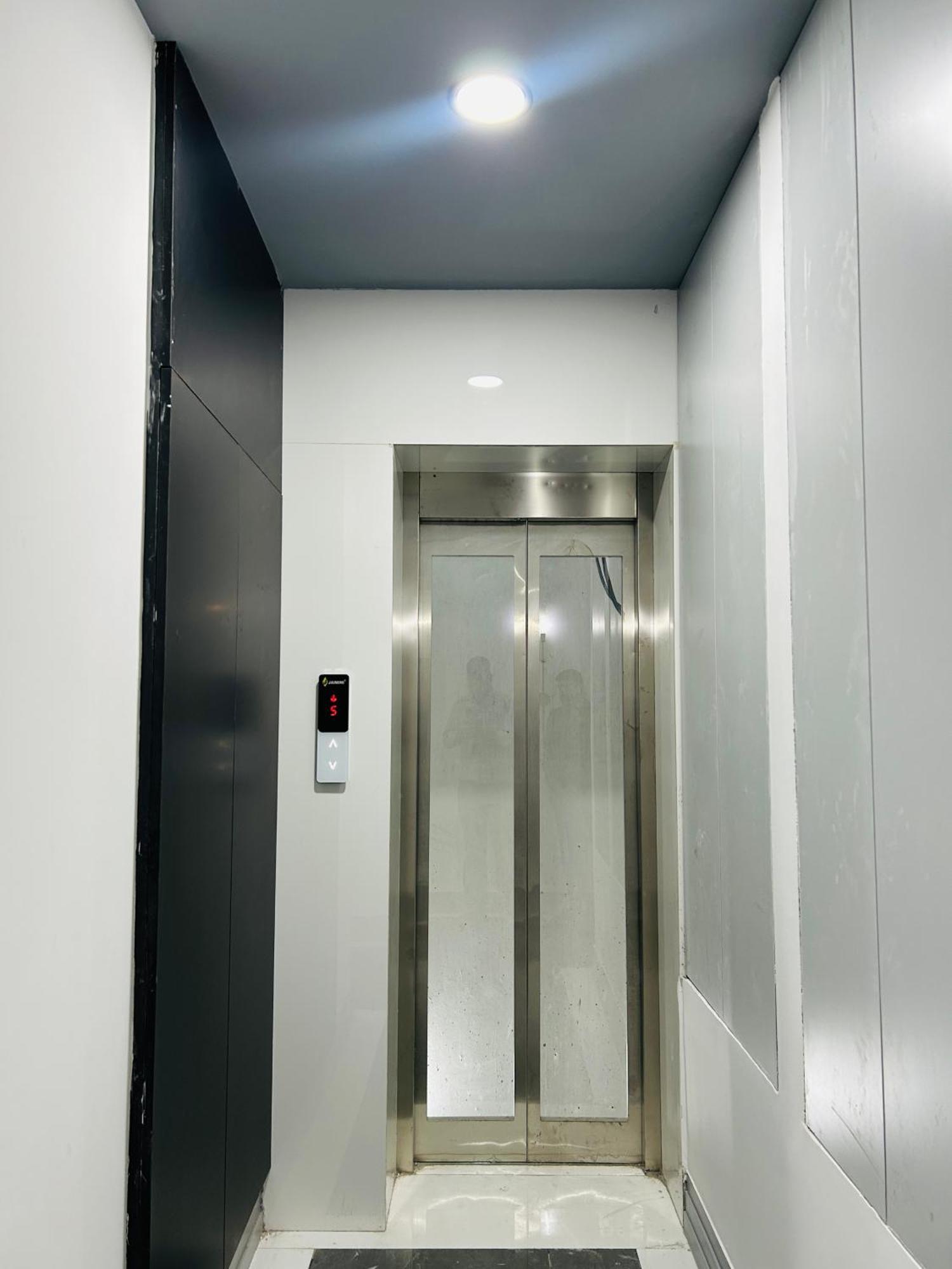 Bedchambers Serviced Apartment, Golf Course, Hotel Gurgaon
