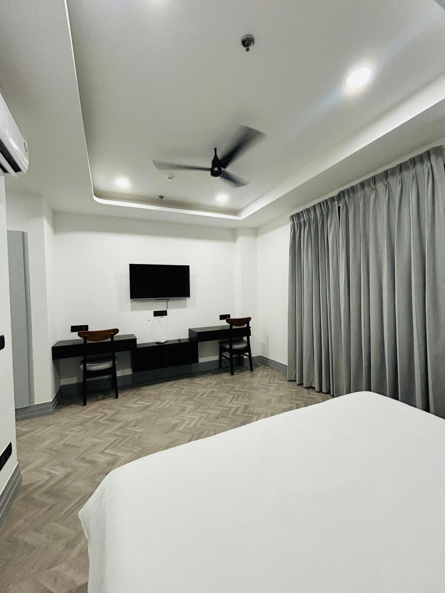 Bedchambers Serviced Apartment, Golf Course, Hotel Gurgaon