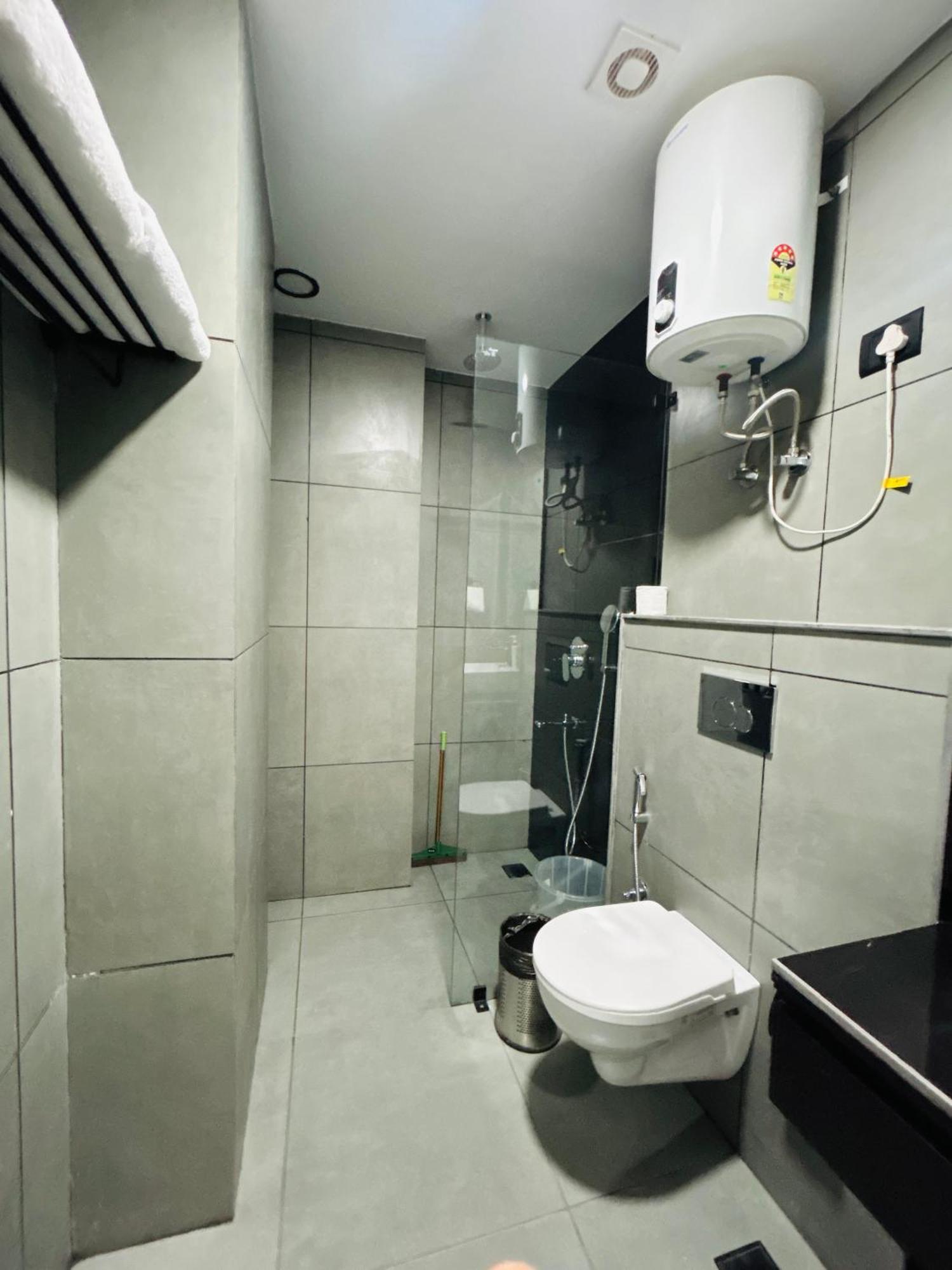 Hotel Bedchambers Serviced Apartment, Golf Course,
