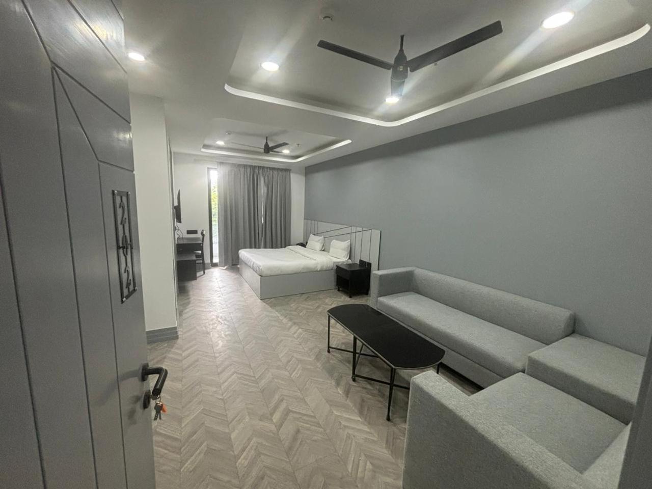 Bedchambers Serviced Apartment, Golf Course, 3*