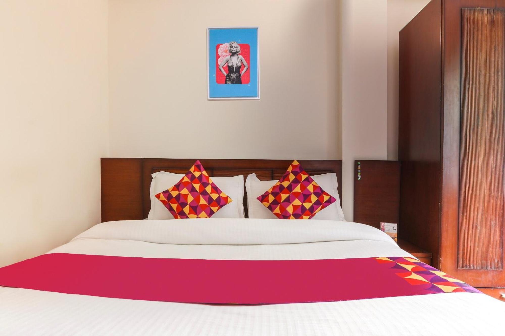 O Sky Near Inox Dreamz Hotel 3*