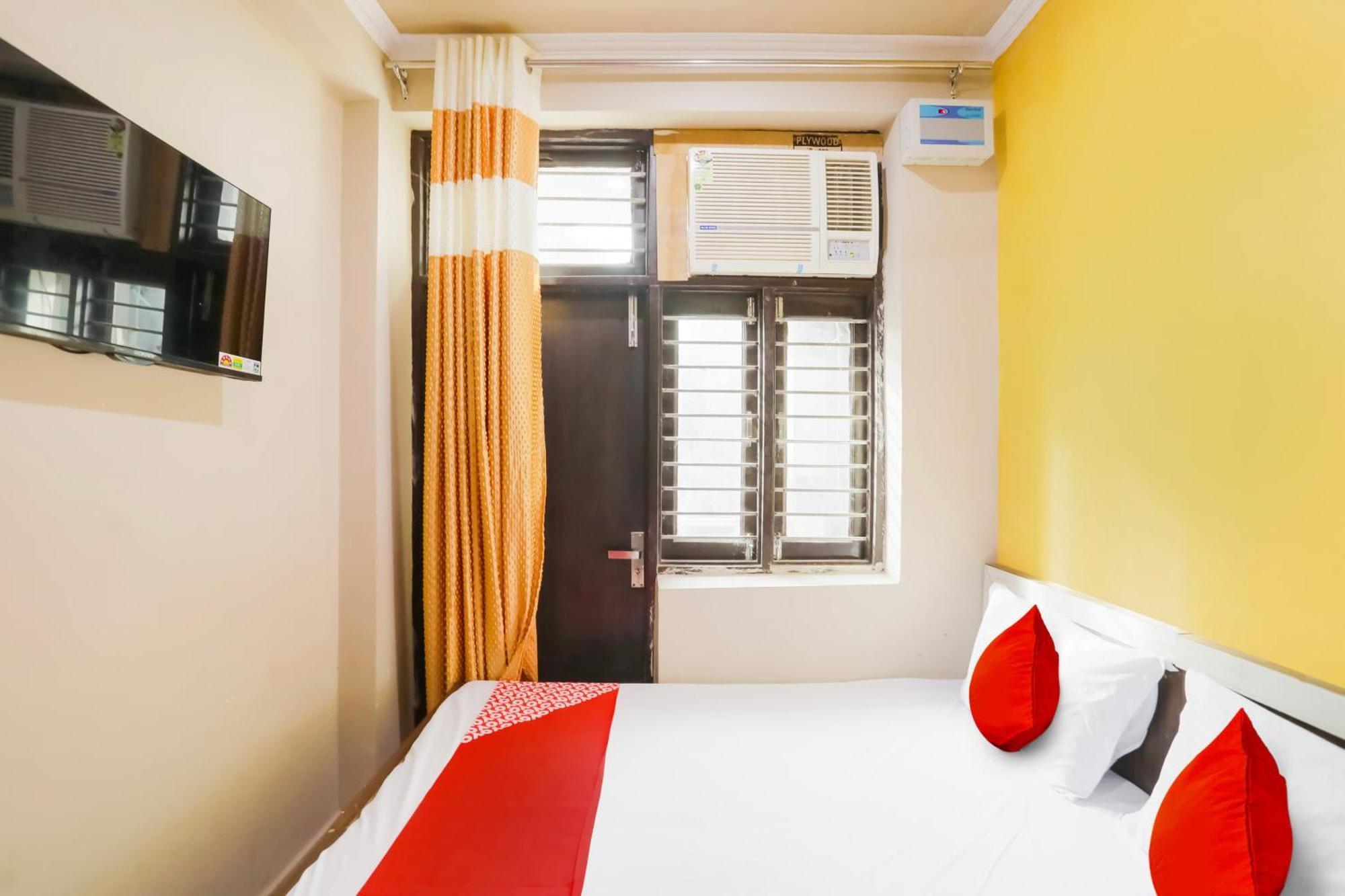 Hotel Hotel O The Moody Moon Residency Gurgaon