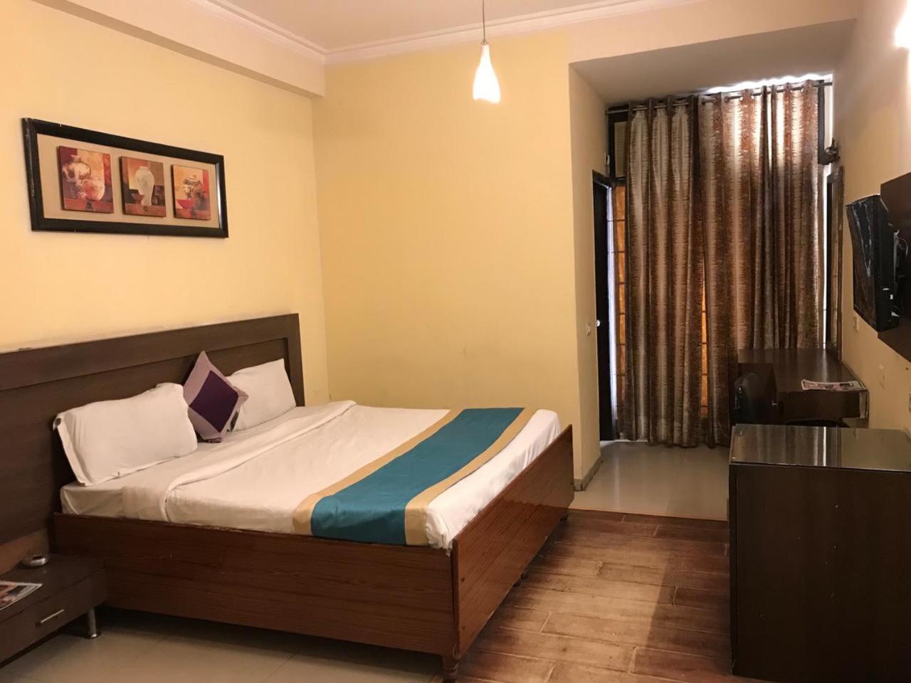 Sagar 9999-77-8609