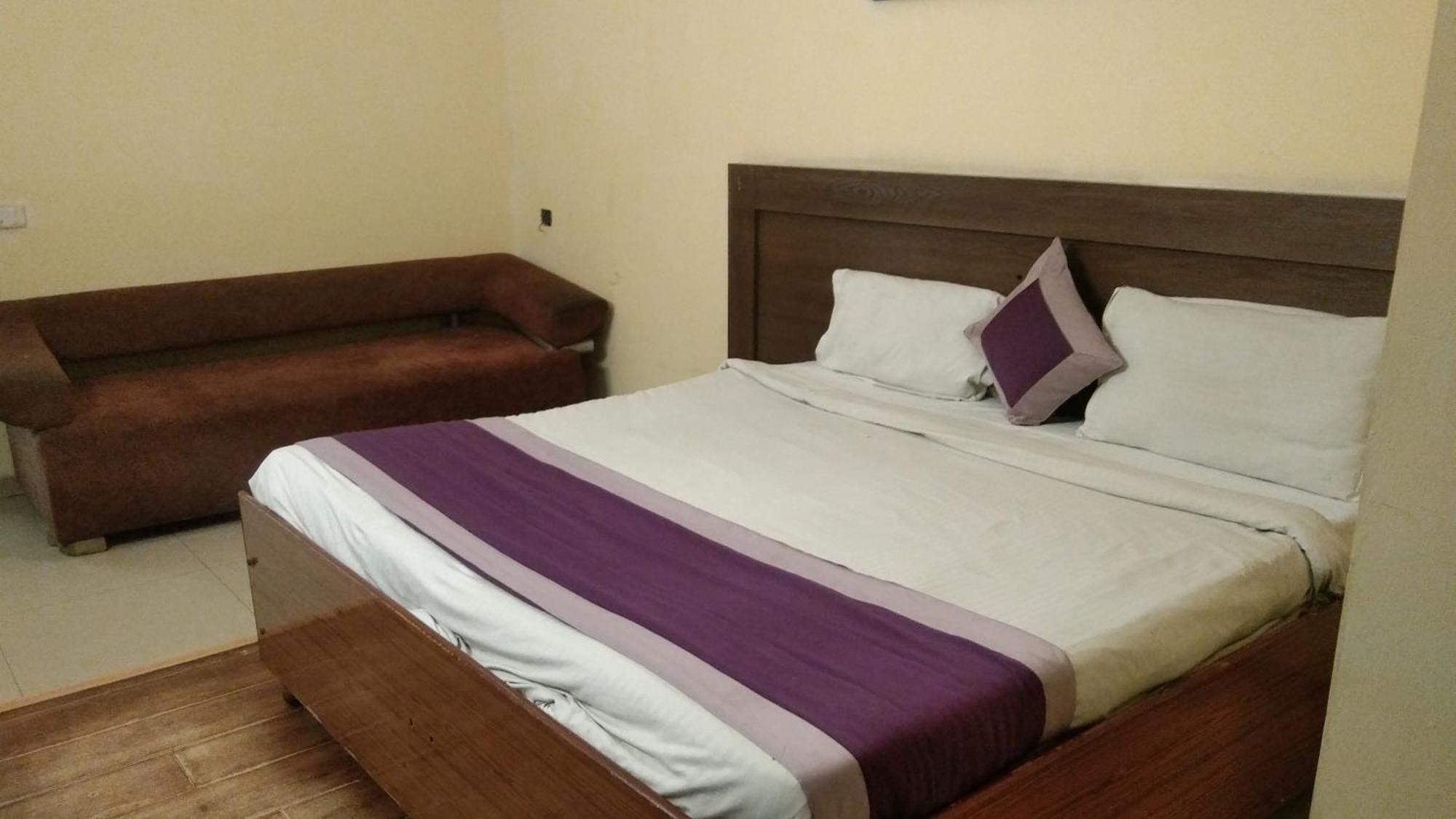 Sagar 9999-77-8609