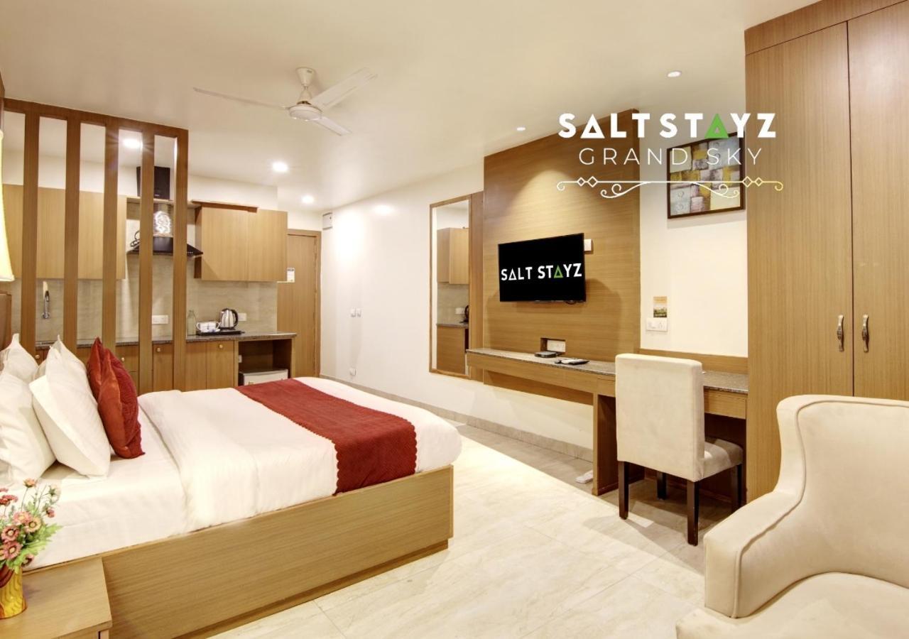 Saltstayz Select - Unitech Cyber Park