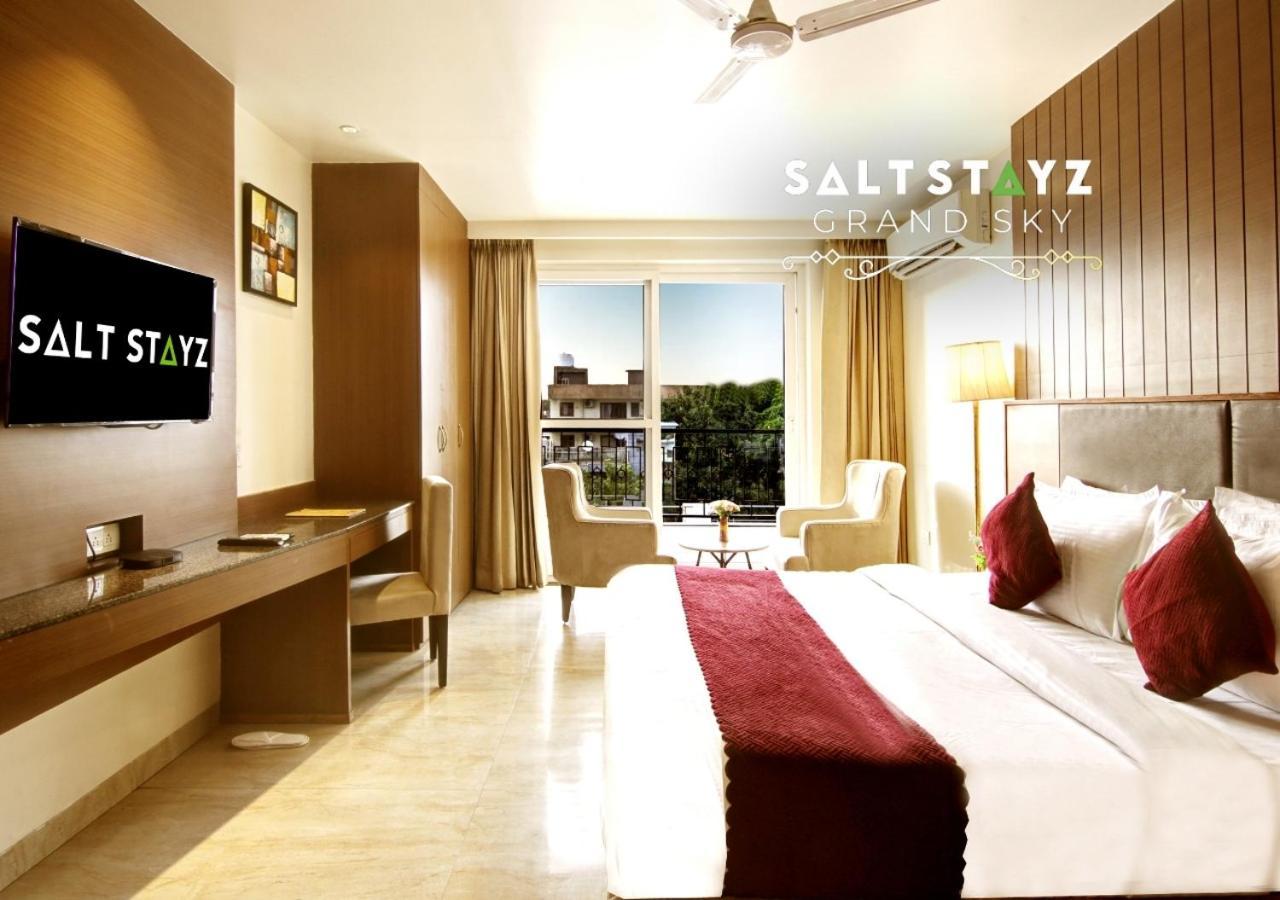 Hotel Saltstayz Select - Unitech Cyber Park 4*