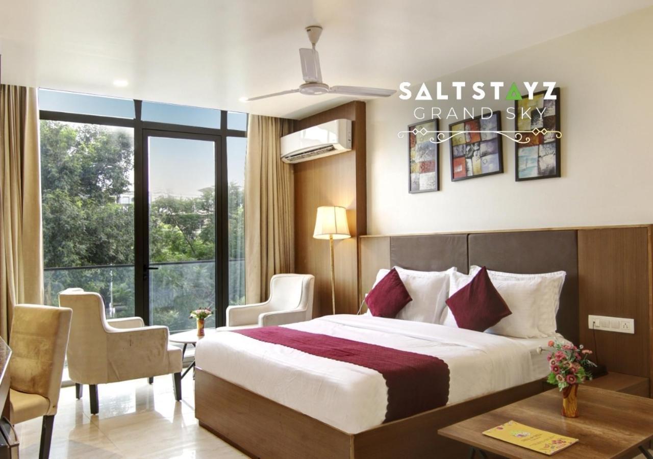Saltstayz Select - Unitech Cyber Park Gurgaon