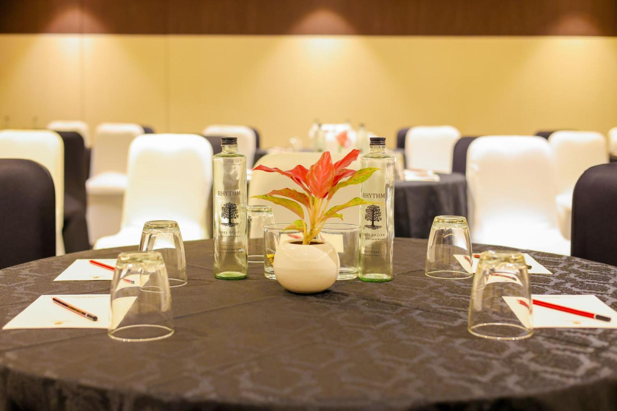 Rhythm Gurugram & Suites, Sohna Road 4*