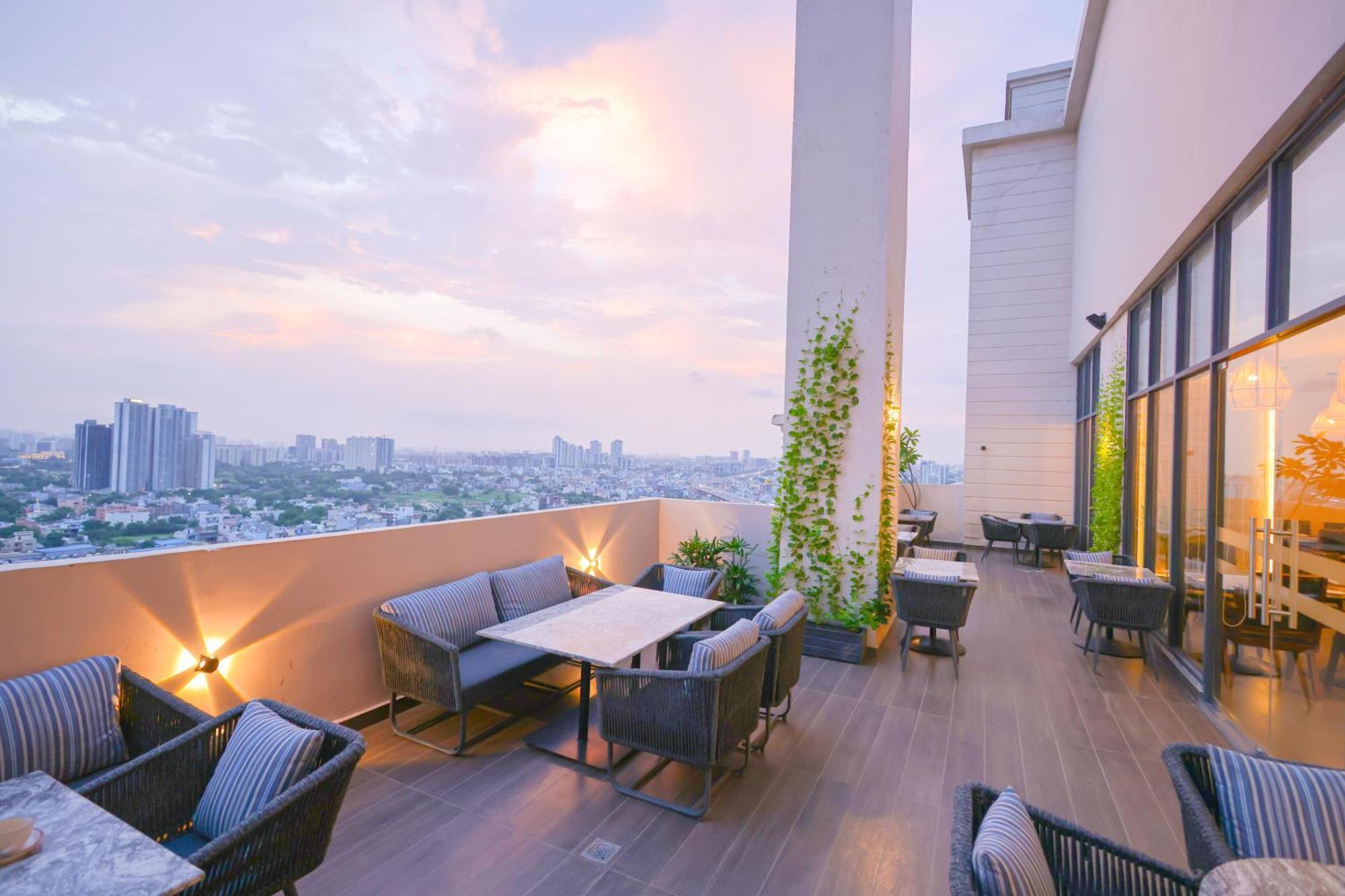 Hotel Rhythm Gurugram & Suites, Sohna Road