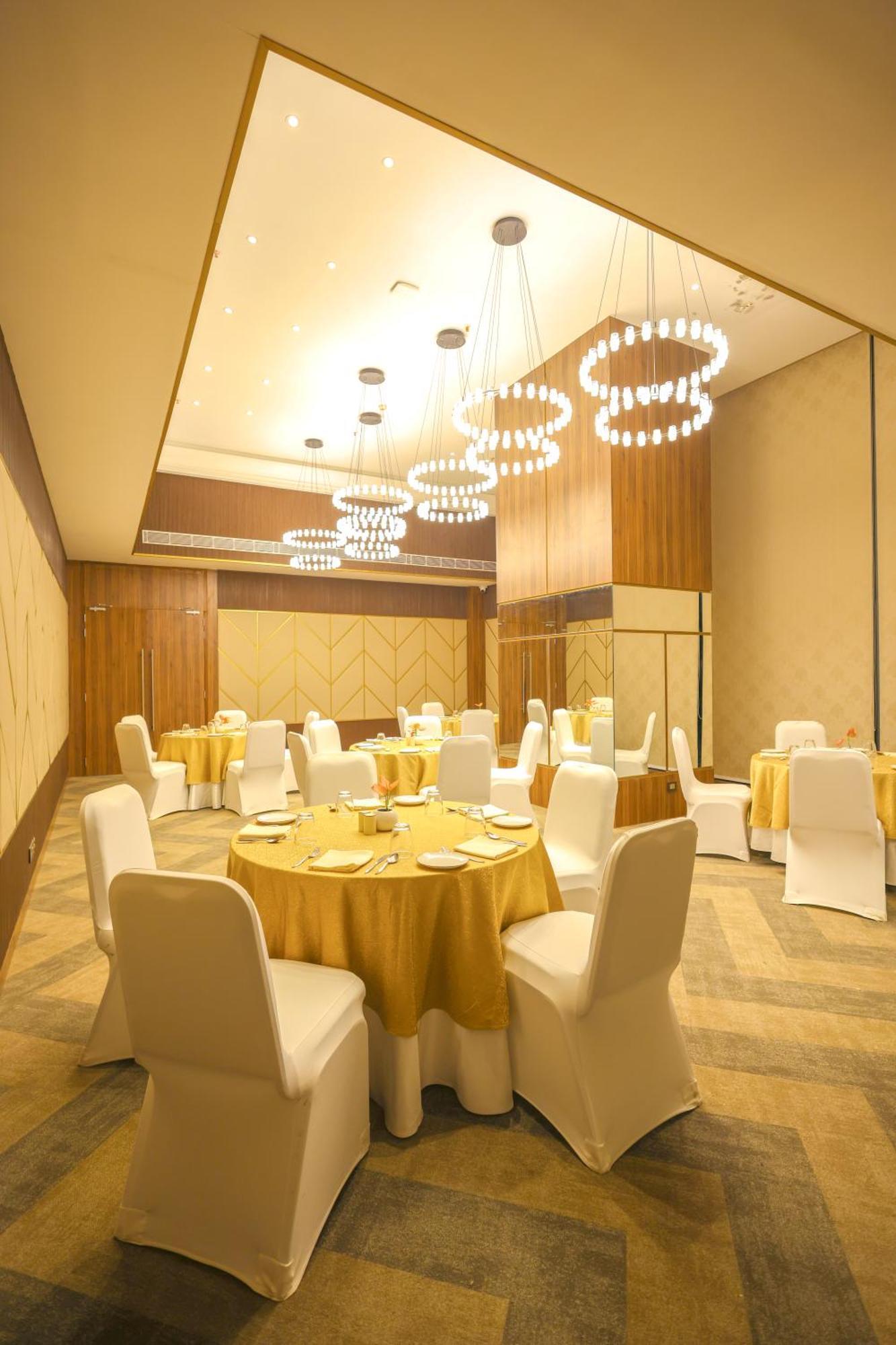 Hotel Rhythm Gurugram & Suites, Sohna Road Gurgaon