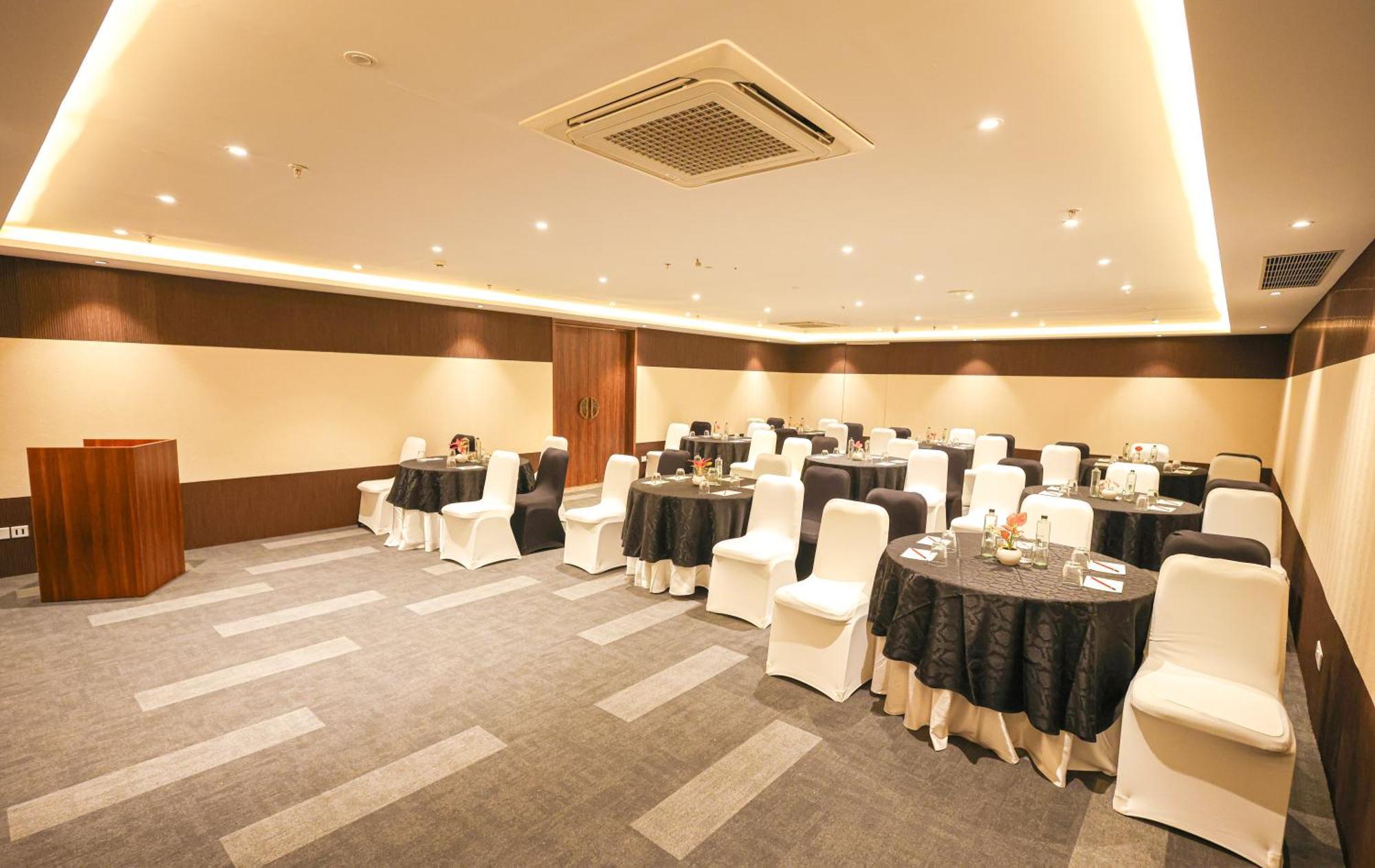 Rhythm Gurugram & Suites, Sohna Road