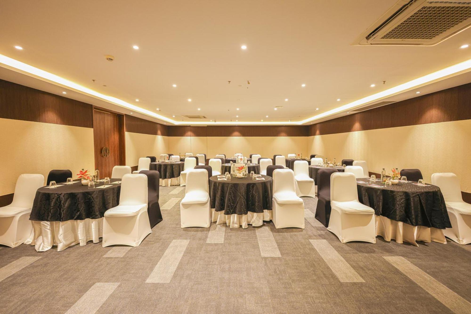 Rhythm Gurugram & Suites, Sohna Road Hotel Gurgaon