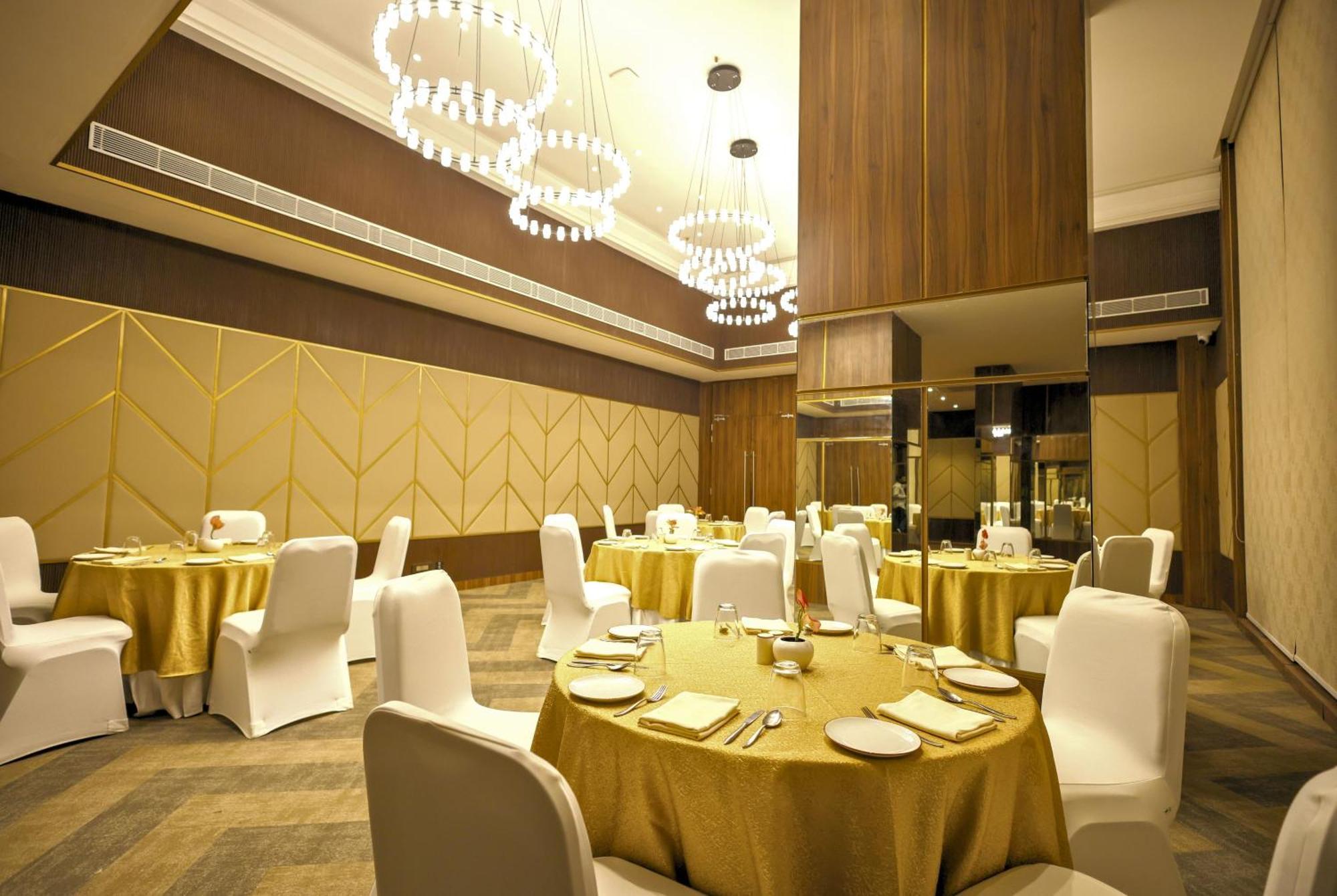 Rhythm Gurugram & Suites, Sohna Road Hotel 4*