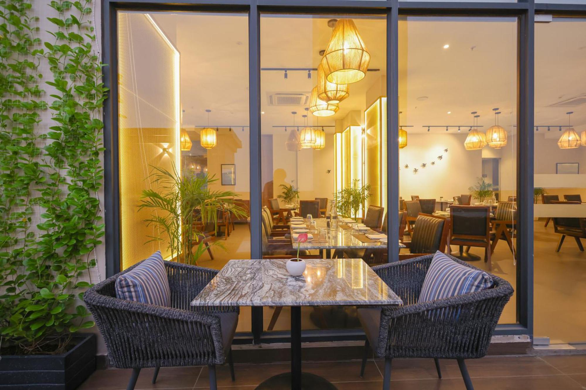 Hotel Rhythm Gurugram & Suites, Sohna Road 4*