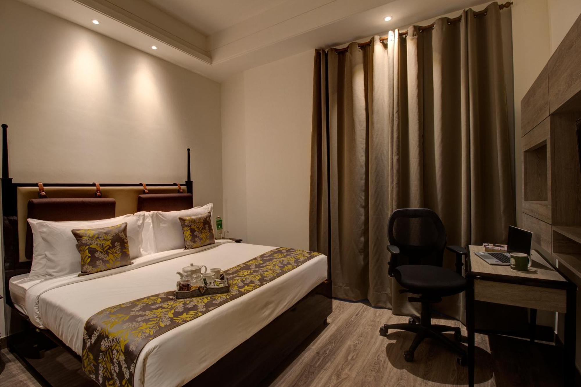 Hotel Rhythm Gurugram & Suites, Sohna Road