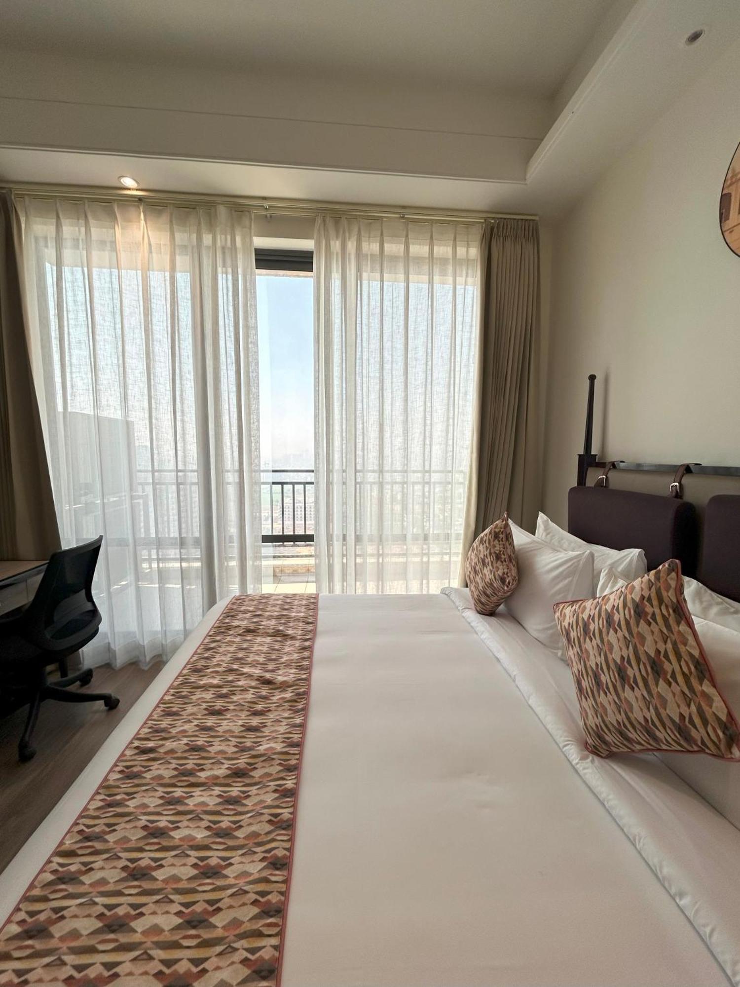 Rhythm Gurugram & Suites, Sohna Road Hotel 4*