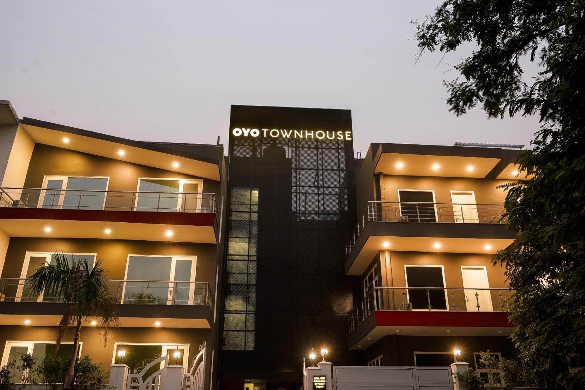 Hotel Super Townhouse Galleria Market Near Golf Course Road *