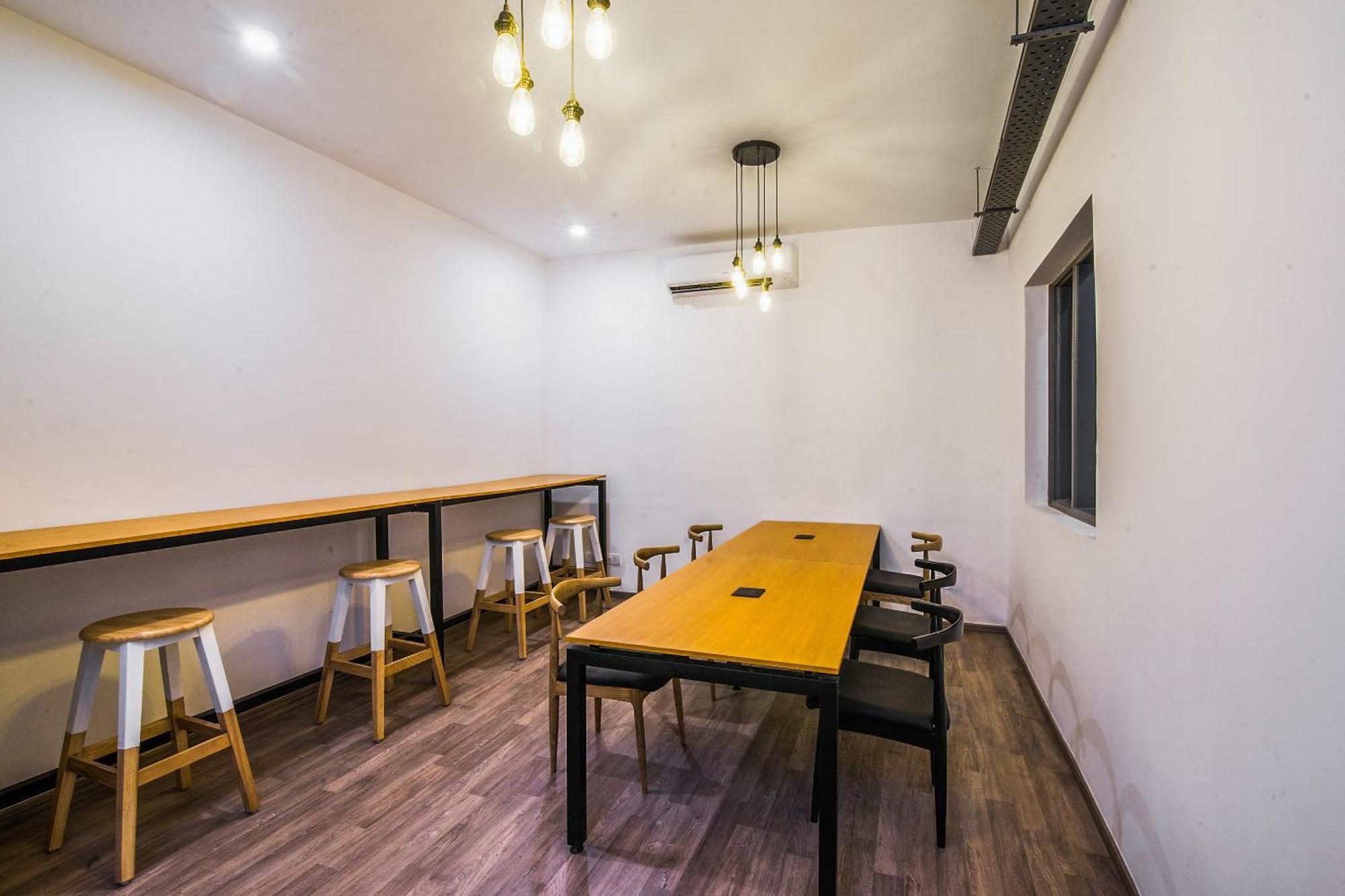Hotel Super Townhouse Galleria Market Near Golf Course Road *