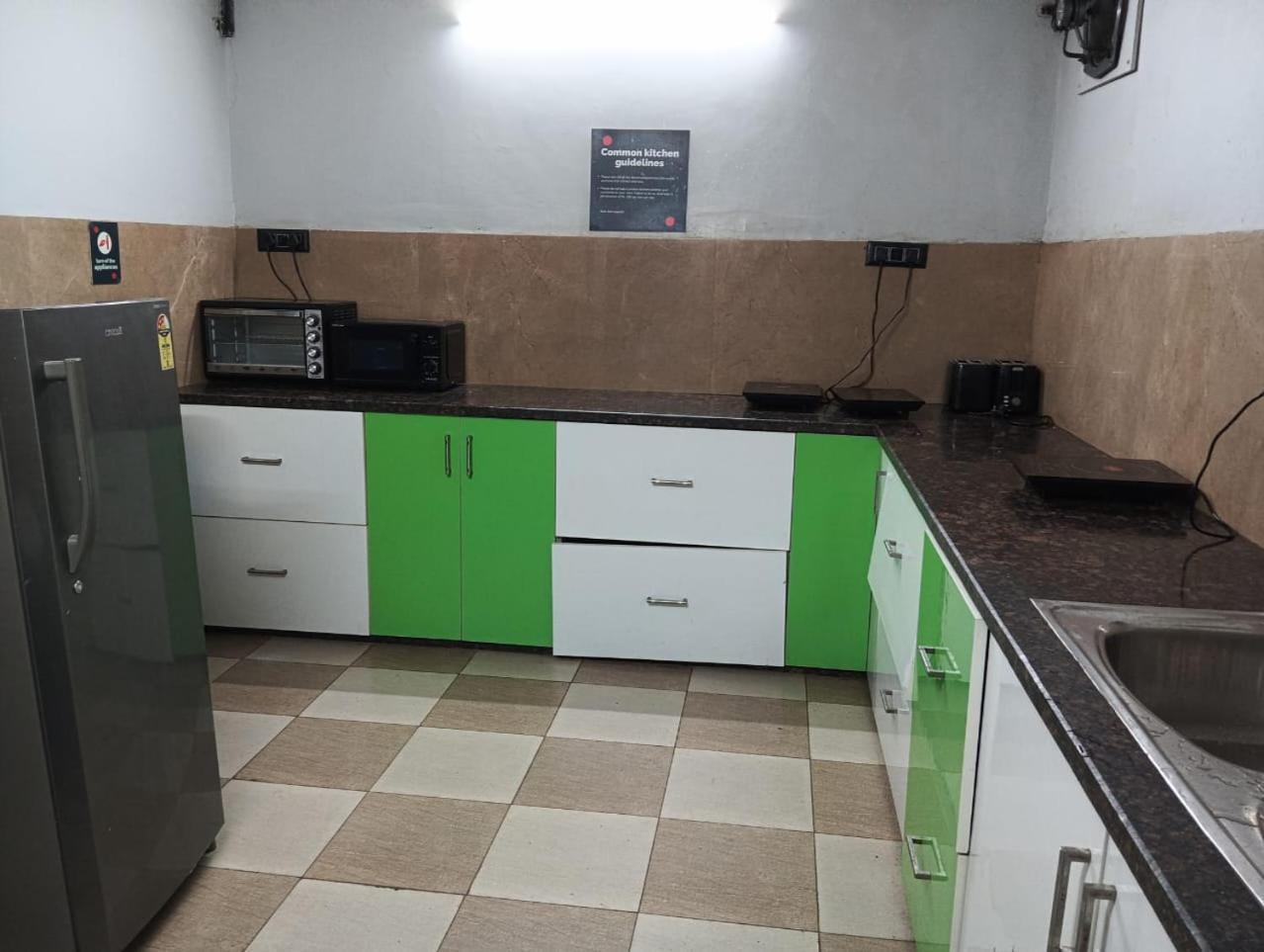 Living Homes Aries-sector 47, Near Park Hospital, Jharsa Road Apartment *