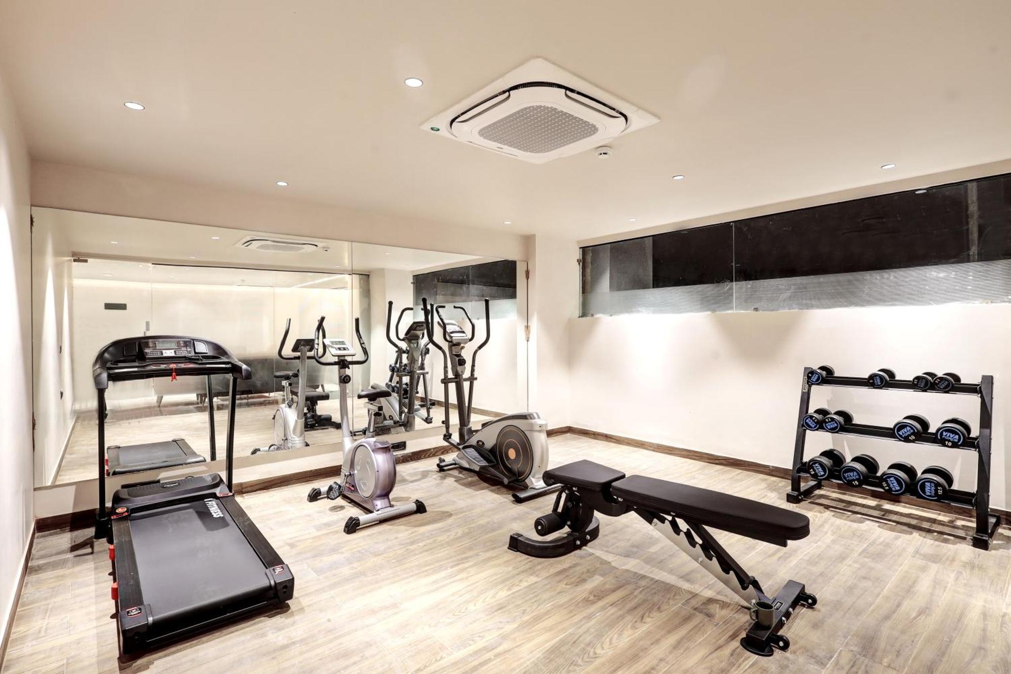 Hotel Saltstayz Premier - Golf Course Road & Sector 42