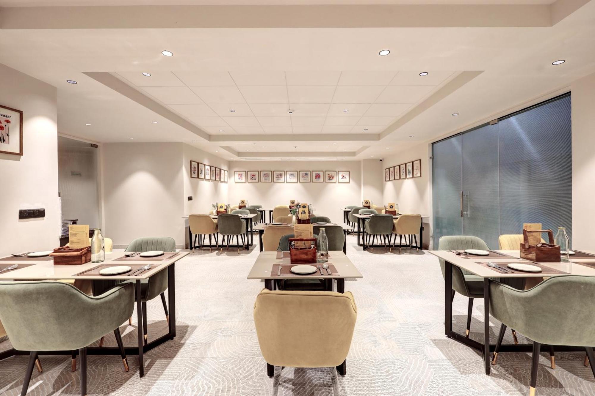 Saltstayz Premier - Golf Course Road & Sector 42 Hotel 4*