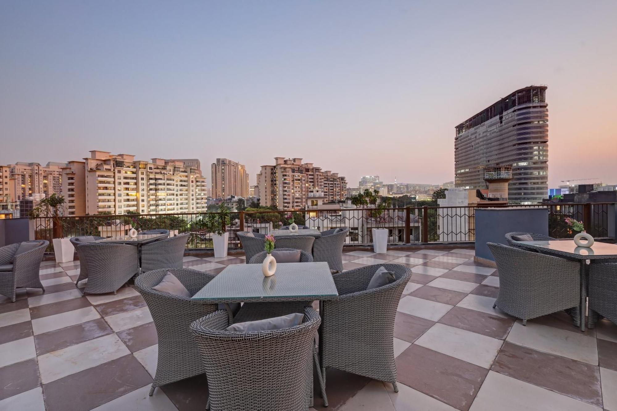 Saltstayz Premier - Golf Course Road & Sector 42 Hotel Gurgaon