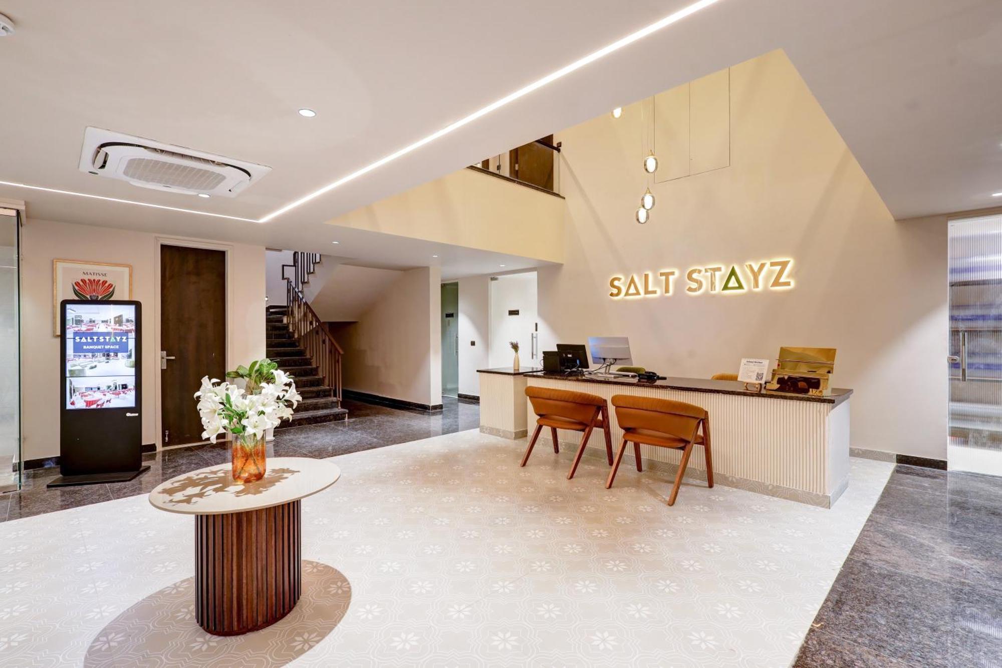 Saltstayz Premier - Golf Course Road & Sector 42