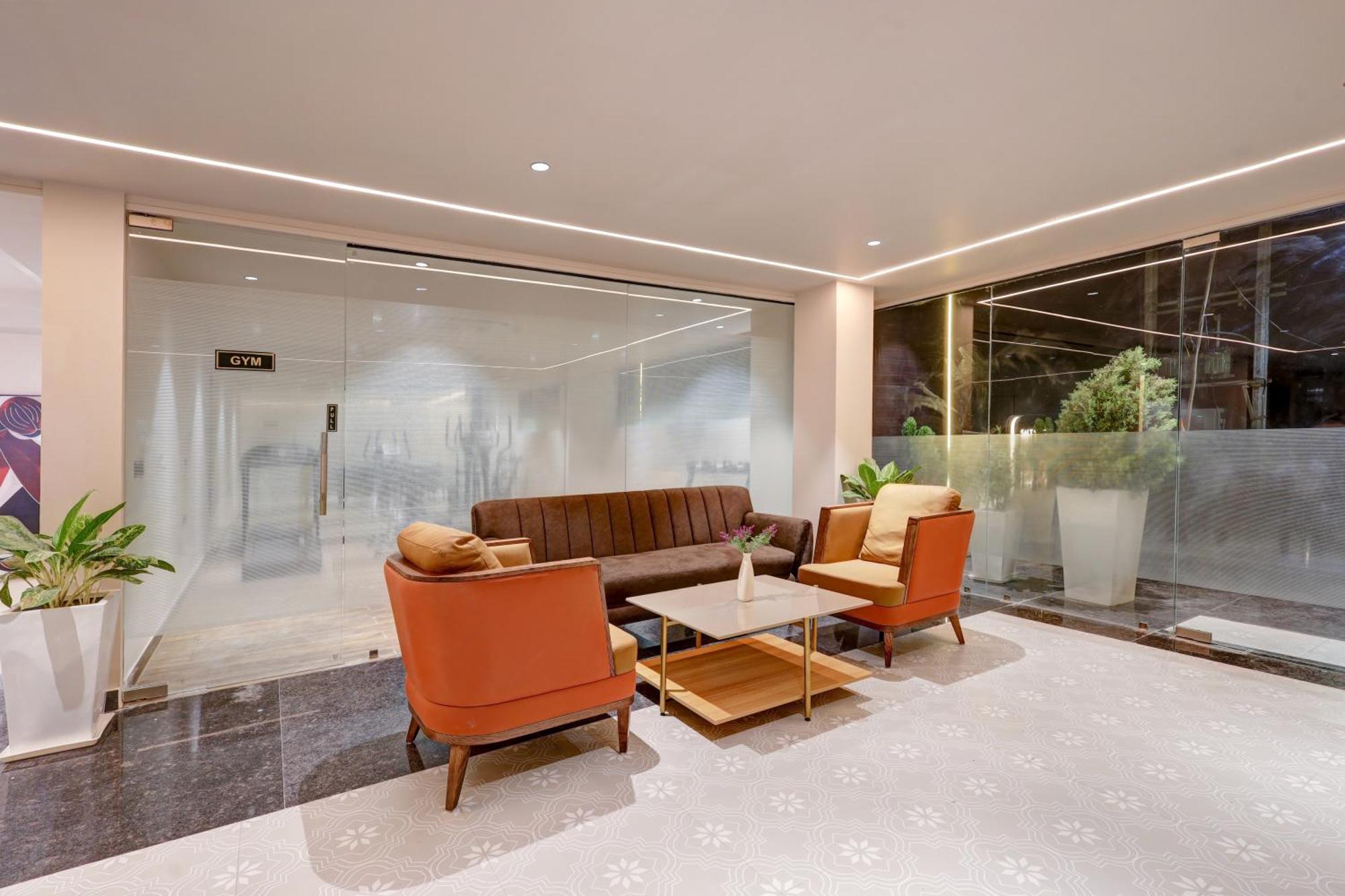 Hotel Saltstayz Premier - Golf Course Road & Sector 42 4*