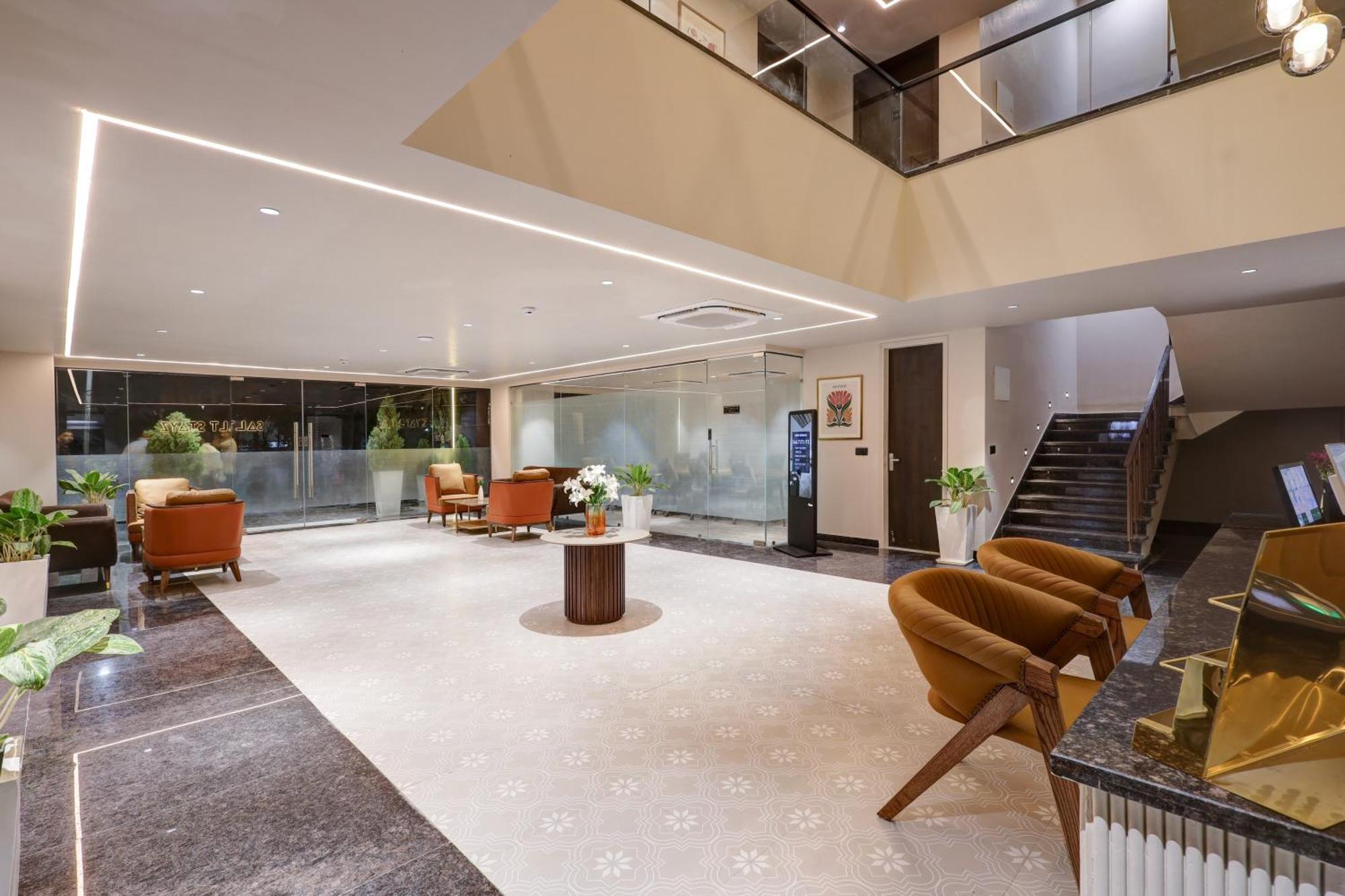 Hotel Saltstayz Premier - Golf Course Road & Sector 42 Gurgaon